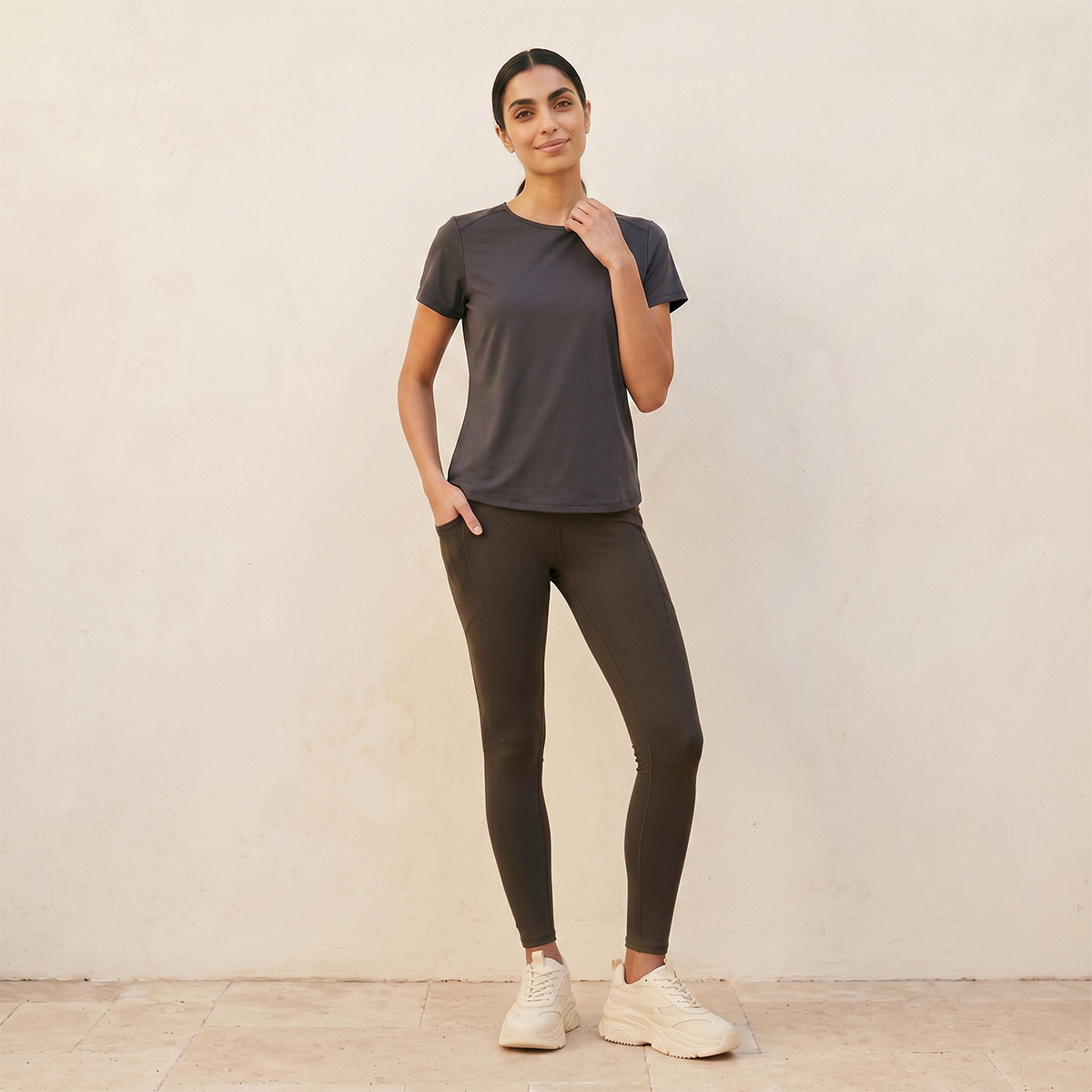 High-Waisted Super Stretch Leggings-women-clothing-sportswearandactivewear-bottoms-leggings-image-5
