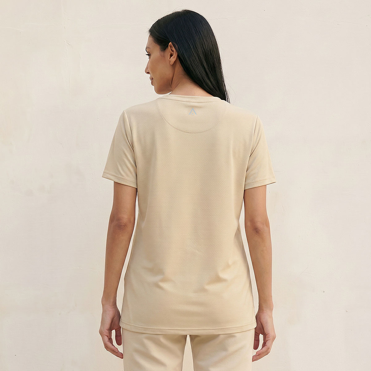 تيشيرت ناعم بملمس بارز-sports-women-clothing-tshirtsandvests-image-4