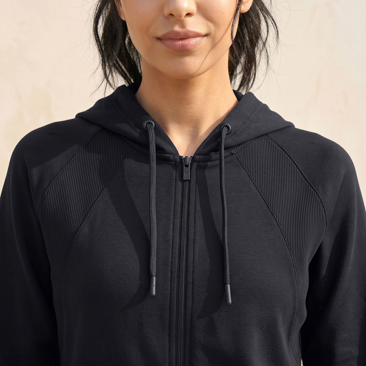 هودي رياضي مرن بتصميم عصري وأنيق-sports-women-clothing-hoodiesandsweatshirts-image-5