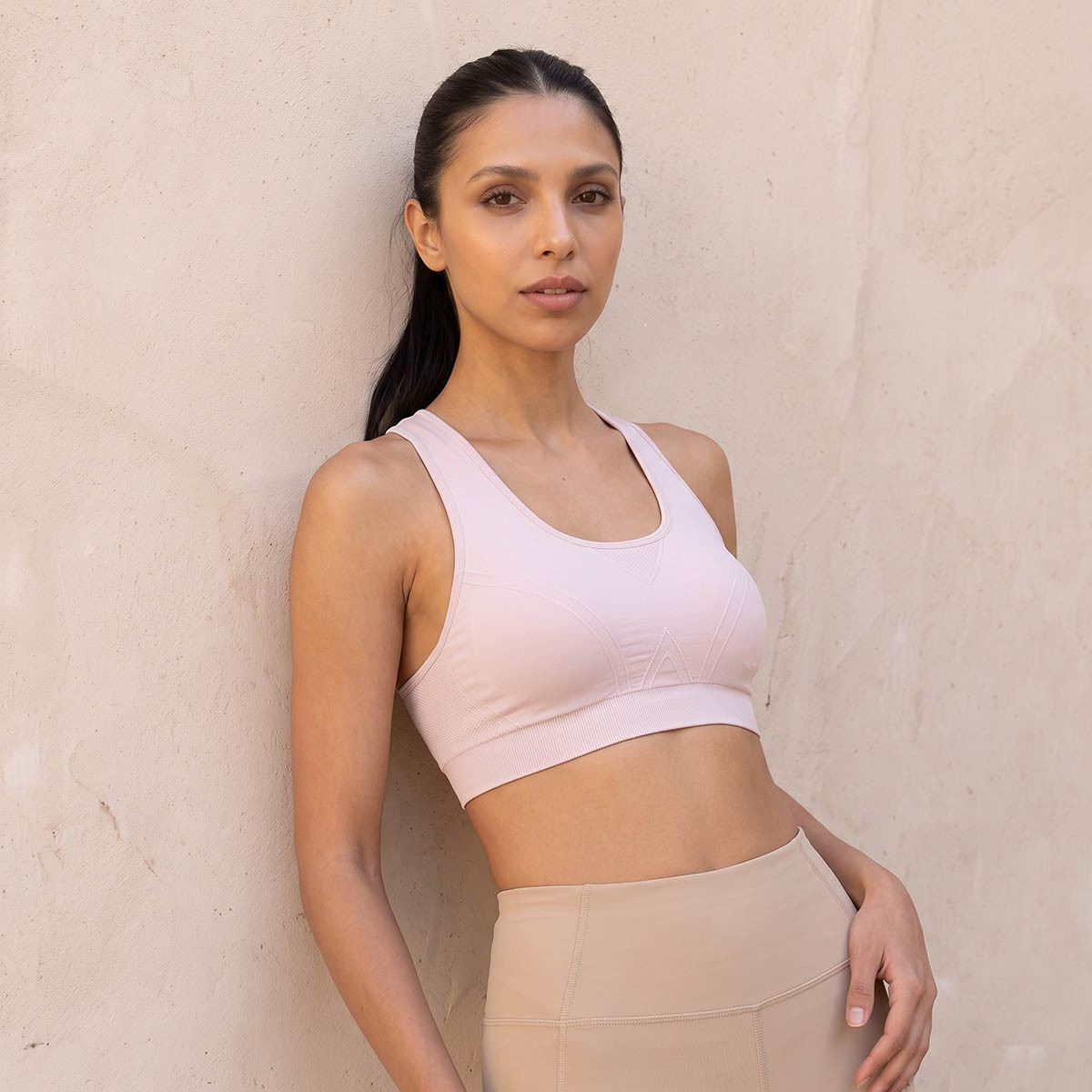 صدريّة رياضية دون خياطة بظهر ريسر-women-clothing-lingerie-bras-image-1