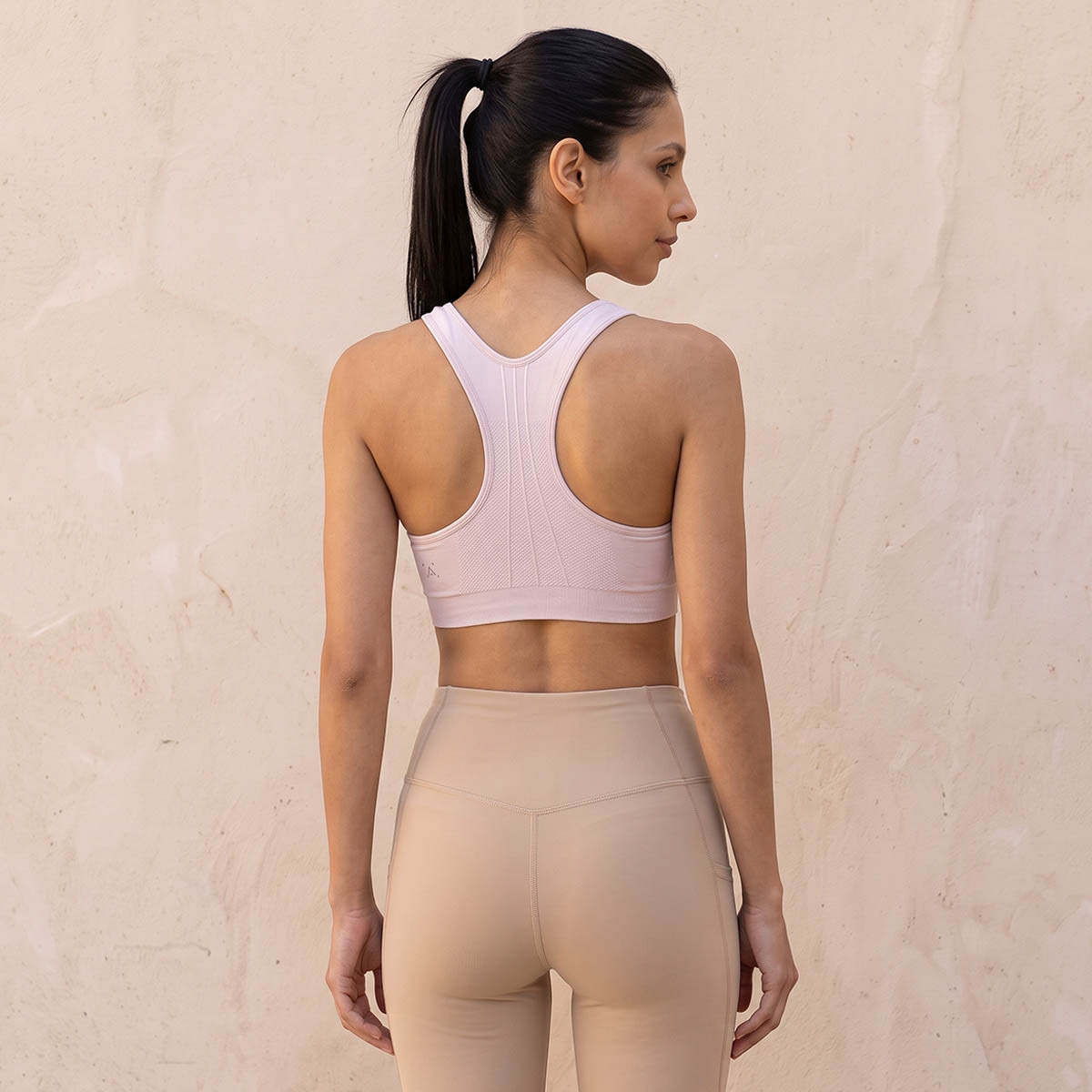 صدريّة رياضية دون خياطة بظهر ريسر-women-clothing-lingerie-bras-image-4