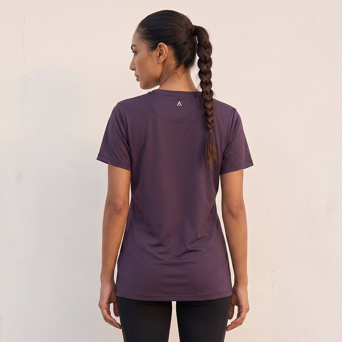 Textured 2-Way Stretch T-shirt-sports-women-clothing-tshirtsandvests-image-3