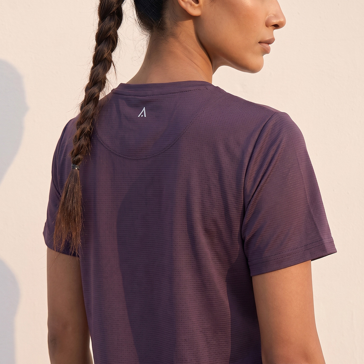 Textured 2-Way Stretch T-shirt-sports-women-clothing-tshirtsandvests-image-6