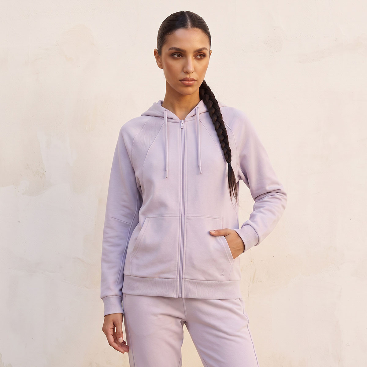 جاكيت بغطاء رأس بمرونة اتجاهين-sports-women-clothing-coatsandjackets-jackets-image-1