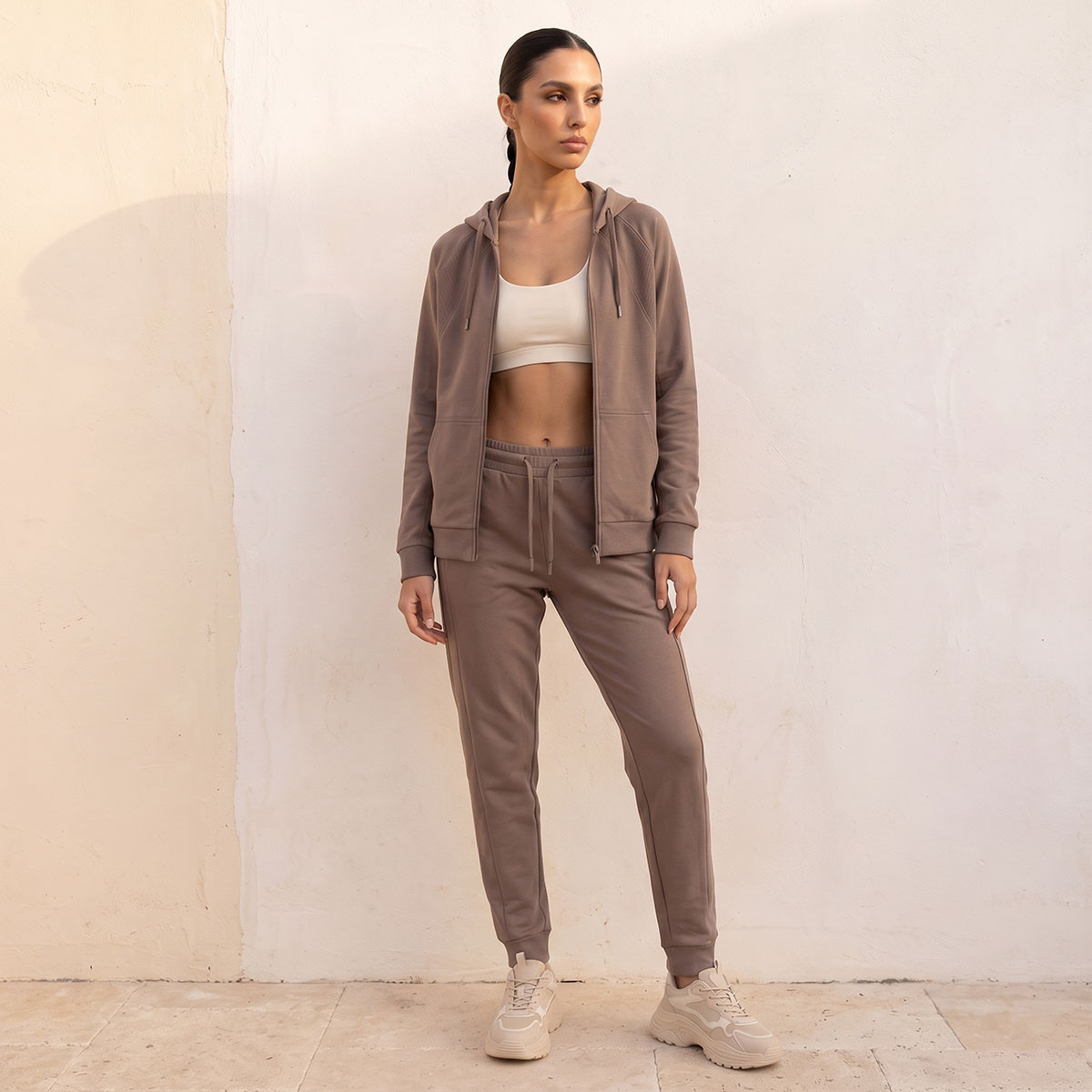 جاكيت بغطاء رأس بمرونة اتجاهين-sports-women-clothing-coatsandjackets-jackets-image-2