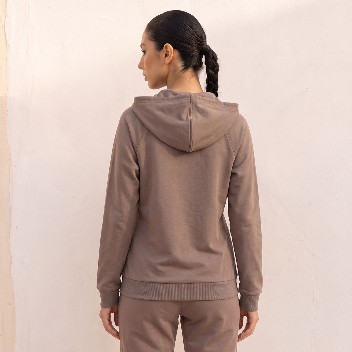 جاكيت بغطاء رأس بمرونة اتجاهين-sports-women-clothing-coatsandjackets-jackets-image-3