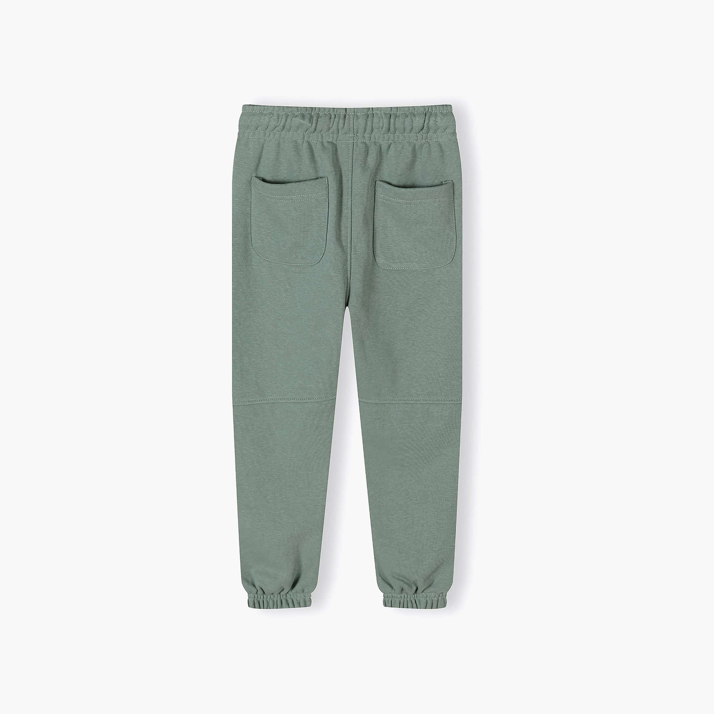 طقم تيشيرت غرافيك بأكمام قصيرة وبنطلون رياضي جوغر من مينوتي-boys-clothing-setsandcoords-image-6
