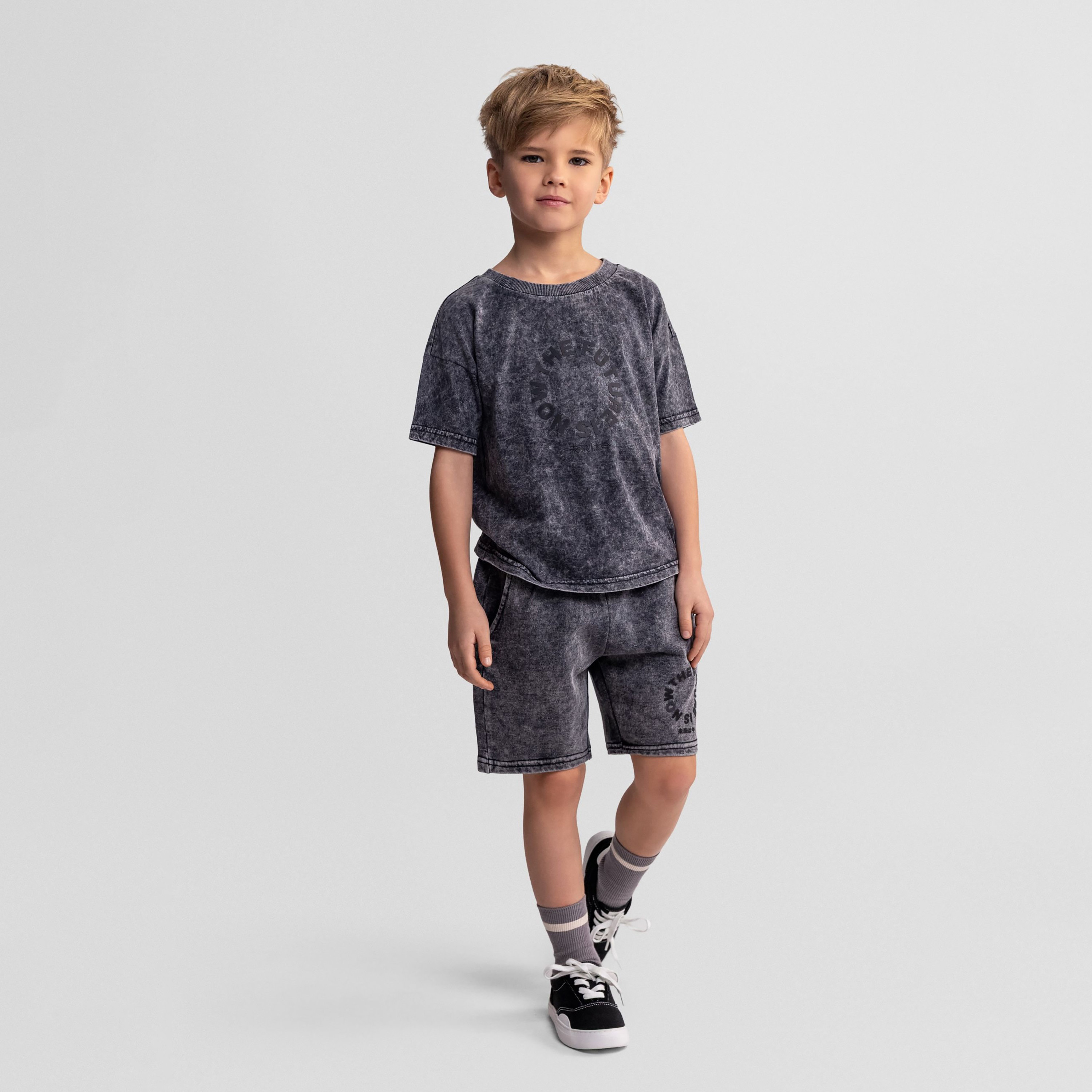 طقم تيشيرت بتأثير "أسيد واش" وأكمام قصيرة وشورت من مينوتي-boys-clothing-setsandcoords-image-1