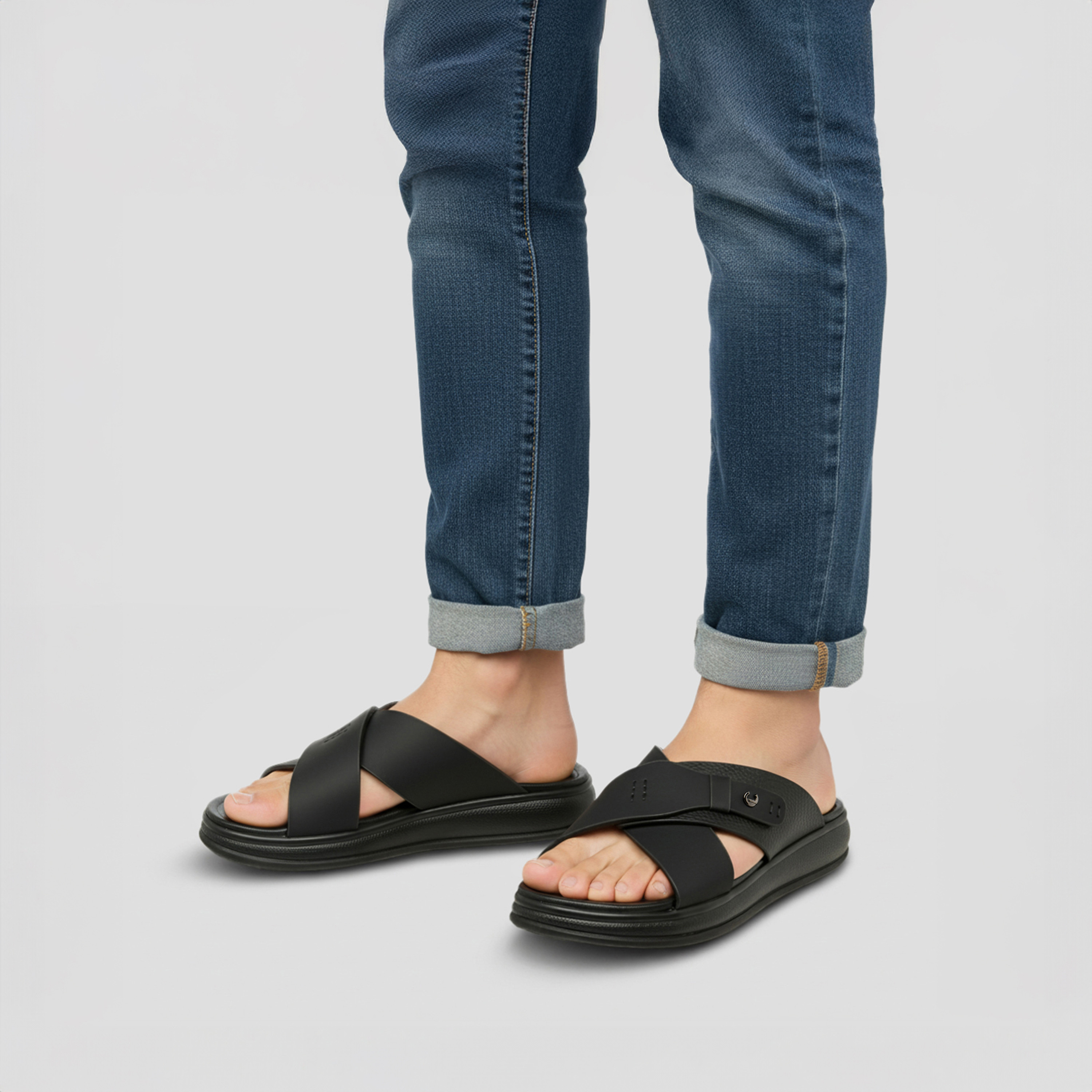 صندل مريح سهل الارتداء للرجال من لو كونفورت-men-shoes-sandals-image-2