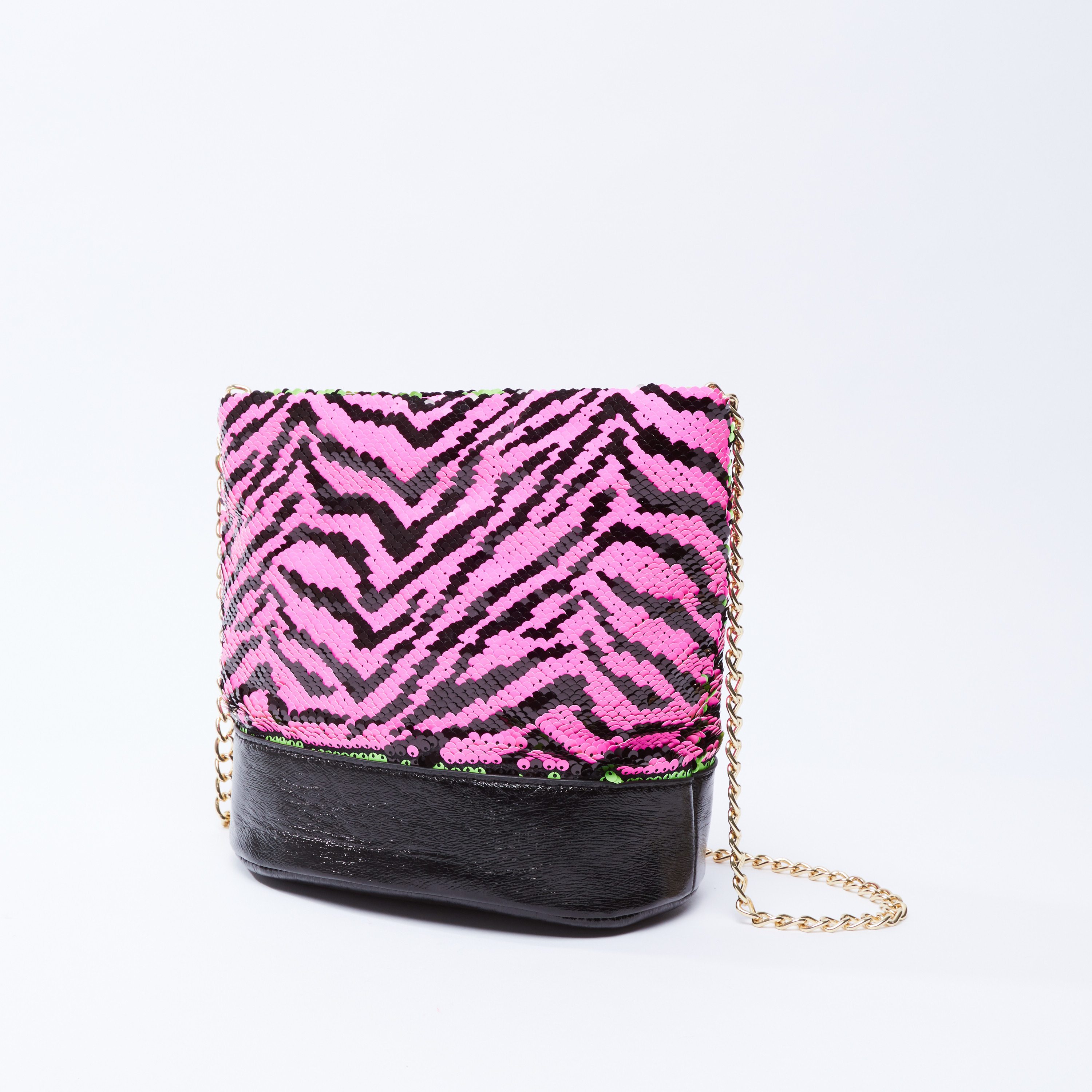 حقيبة كروس بودي بسلسلة ميتاليك وتفاصيل ترتر على الوجهين-women-bagsandwallets-handbags-image-1