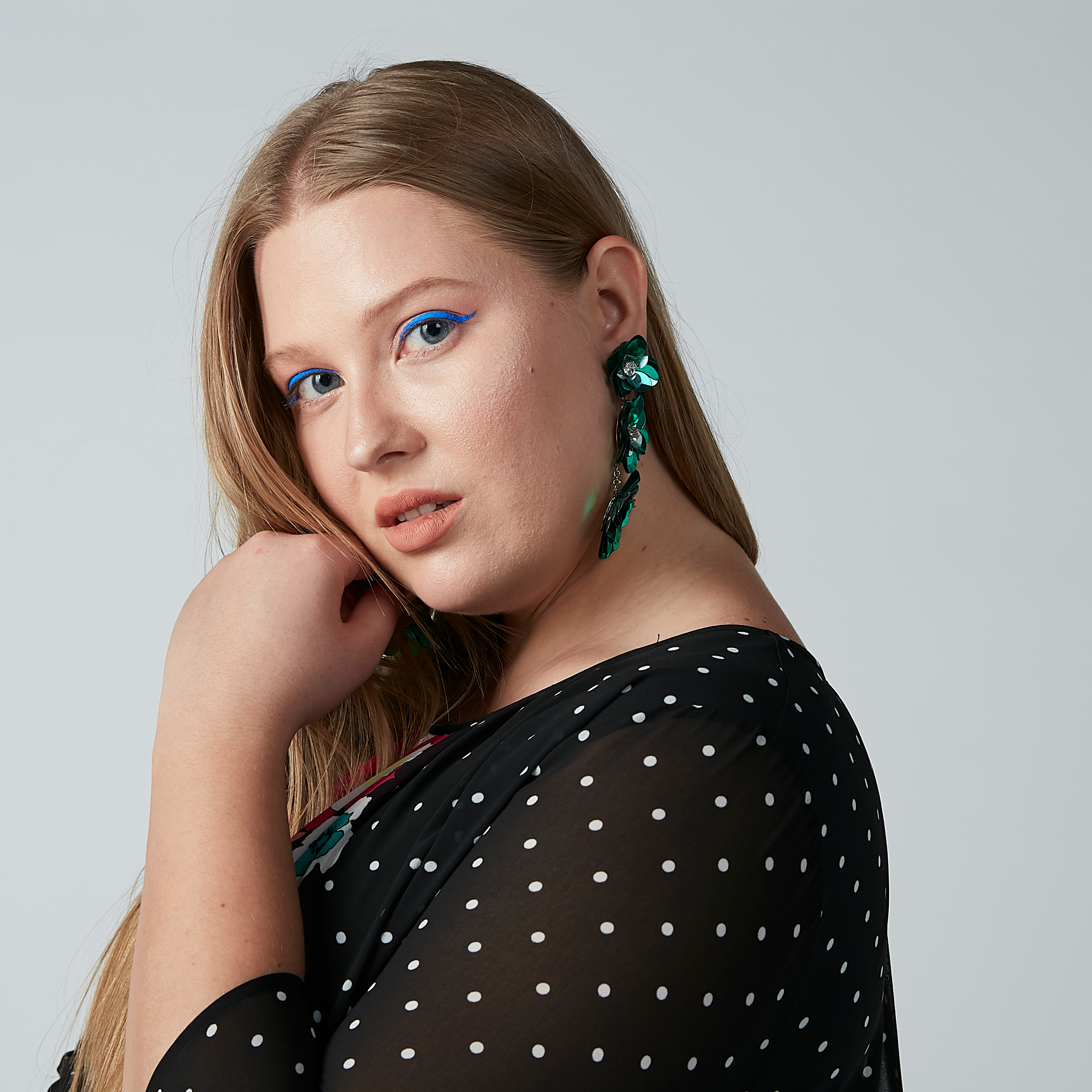 Embellished Dangling Earrings with Pushback Closure-women-watchesandjewellery-jewellery-earrings-image-2
