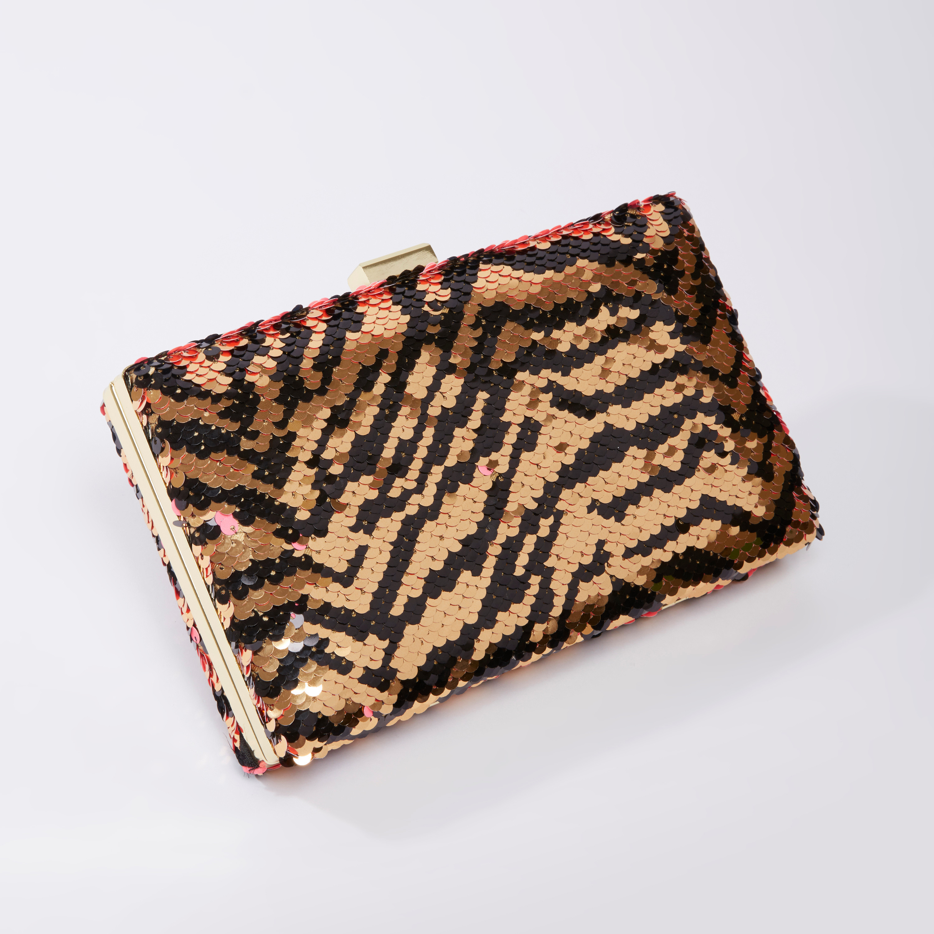 حقيبة كلاتش بارزة الملمس بسلسلة ميتاليك وترتر-women-bagsandwallets-handbags-image-1