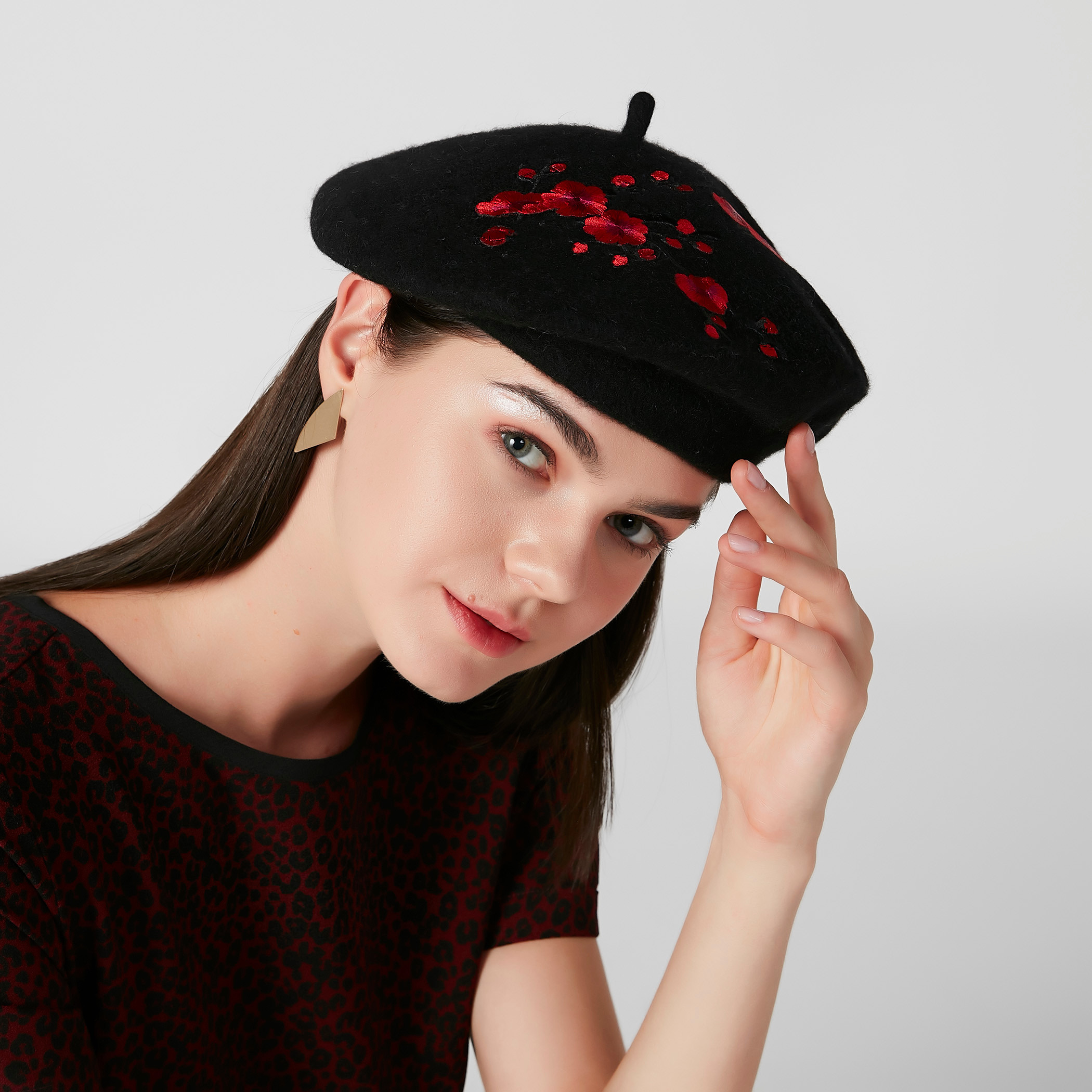 Sportsgirl beret 2024