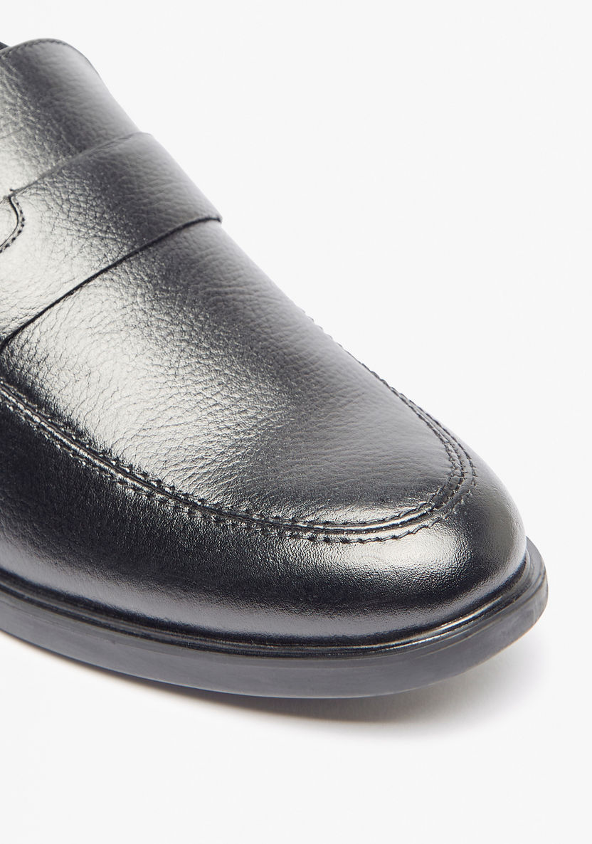 Buy Men's Le Confort Textured Slip-On Loafers Online | Centrepoint UAE