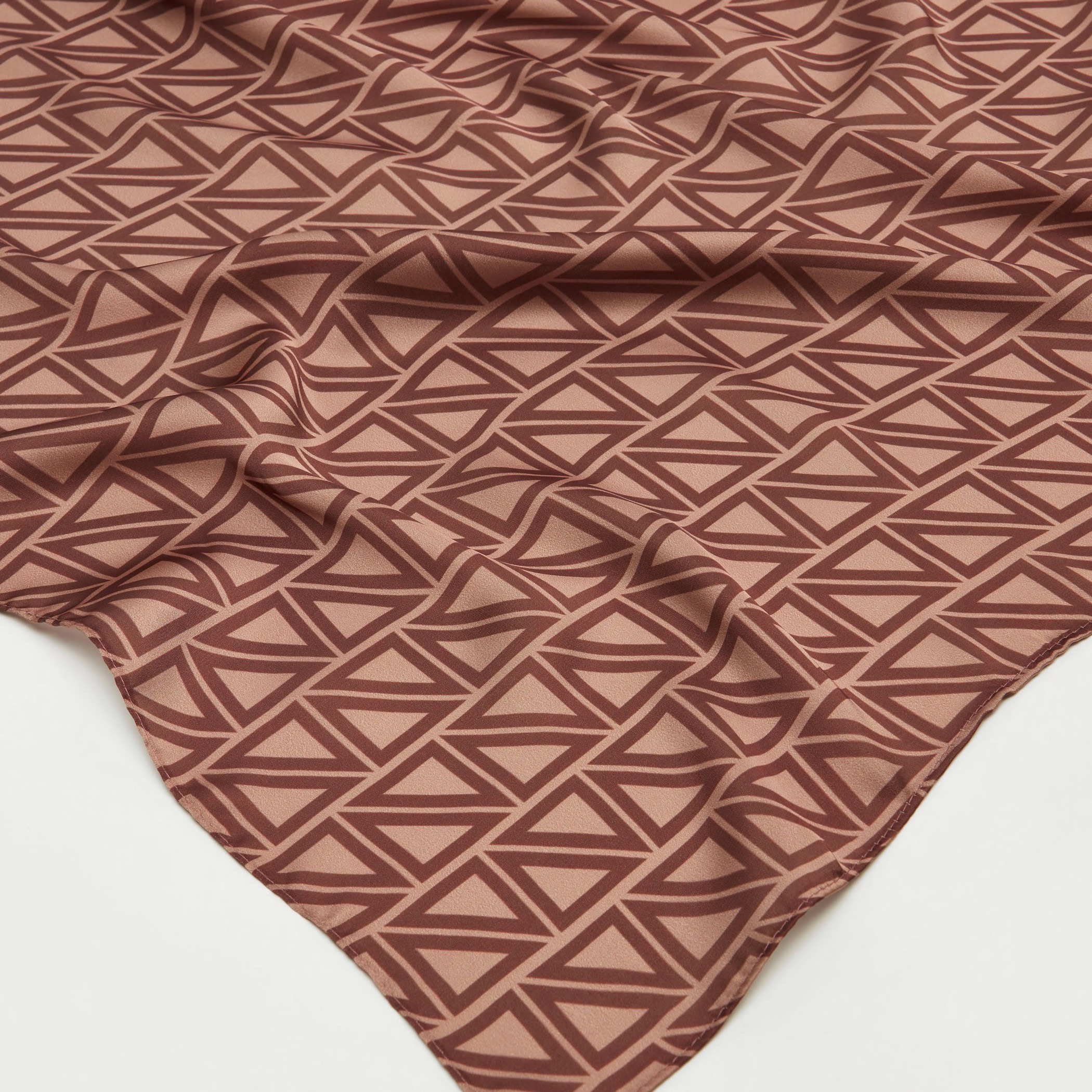 وشاح بطبعات-women-clothingaccessories-scarves-image-2