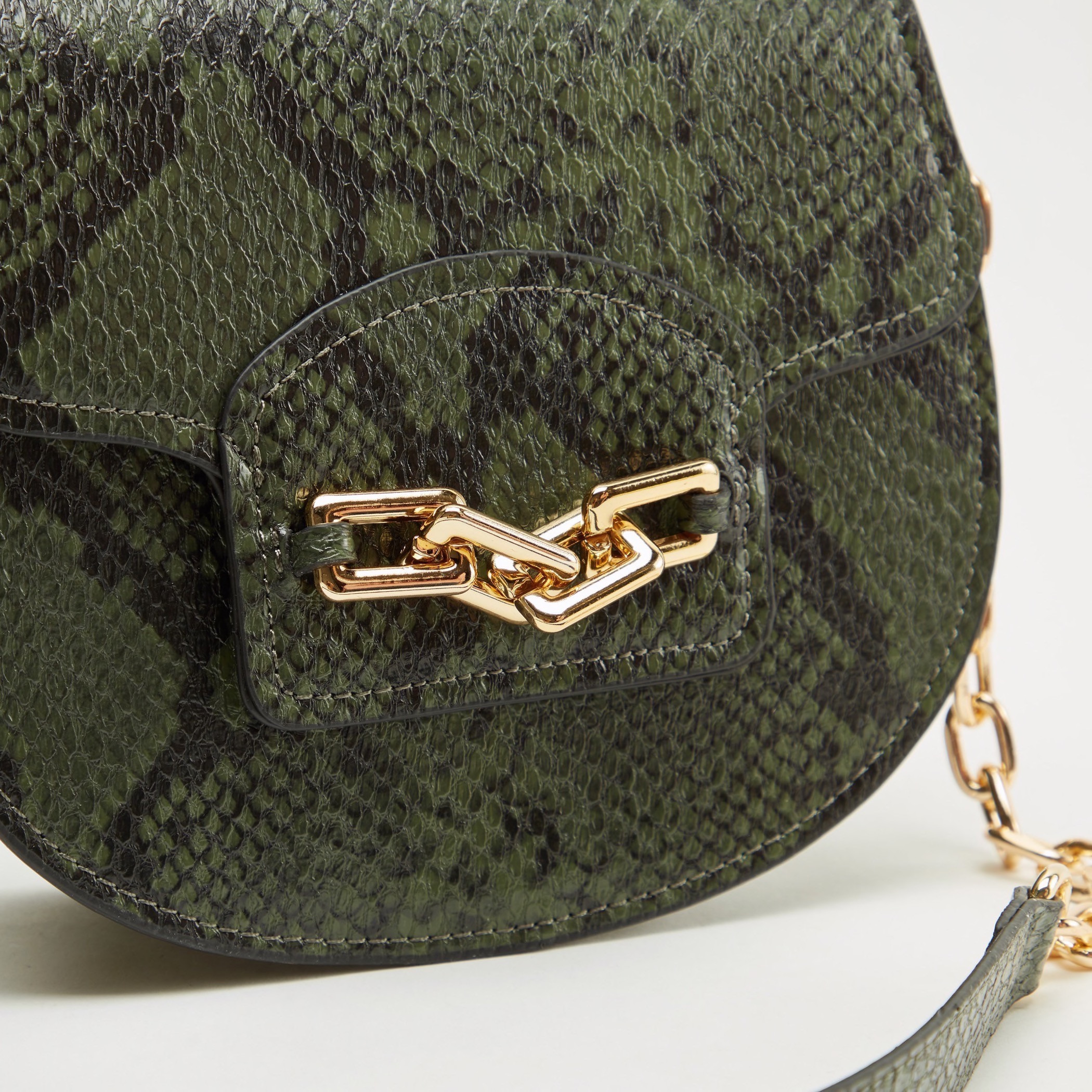 شنطة كروس بودي بطبعات حيوانات وحزام سلسلة ميتاليك-women-bagsandwallets-handbags-image-5