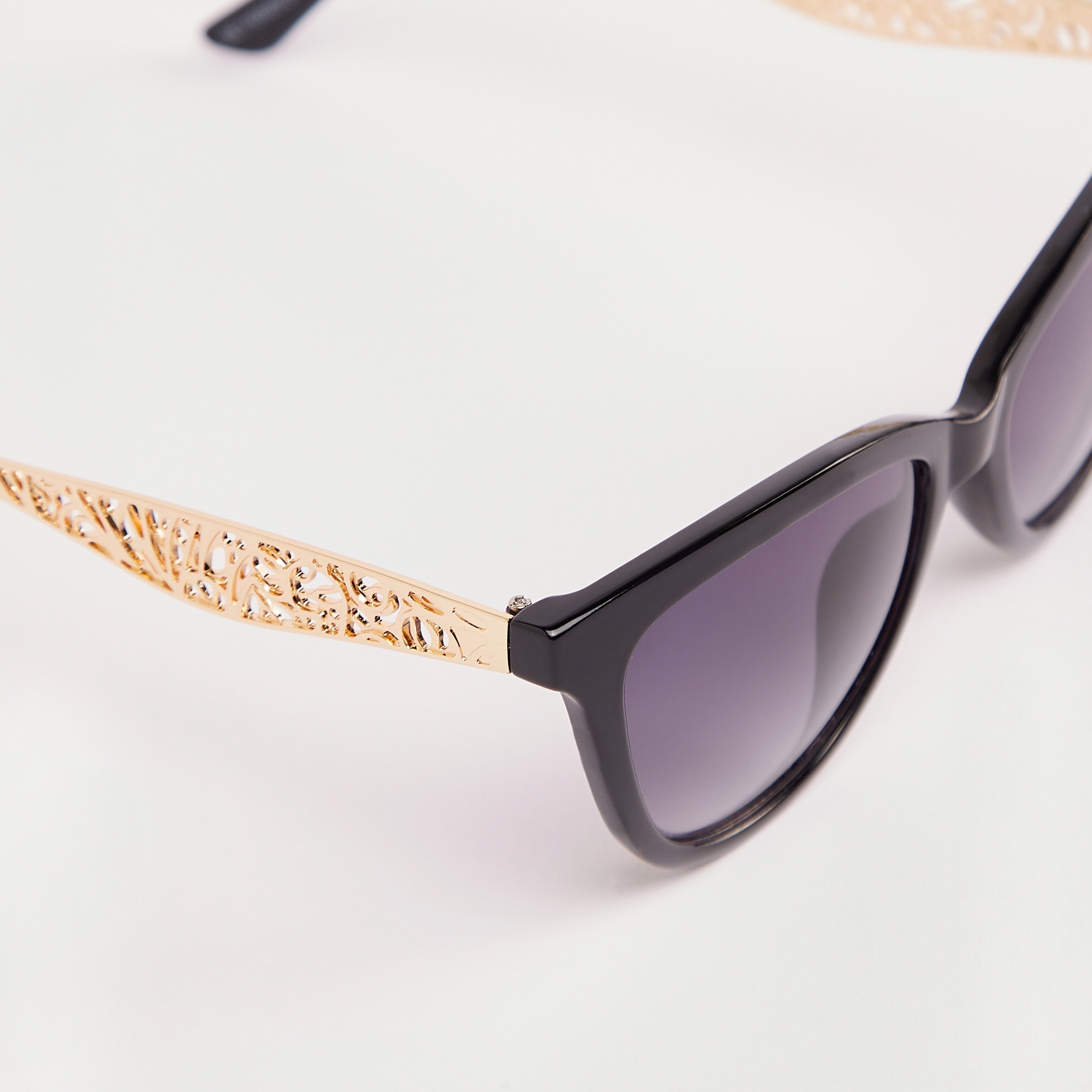 نظّارة شمسيّة بإطار كامل وعدسات ملوّنة ووسادات أنف-women-sunglasses-image-4