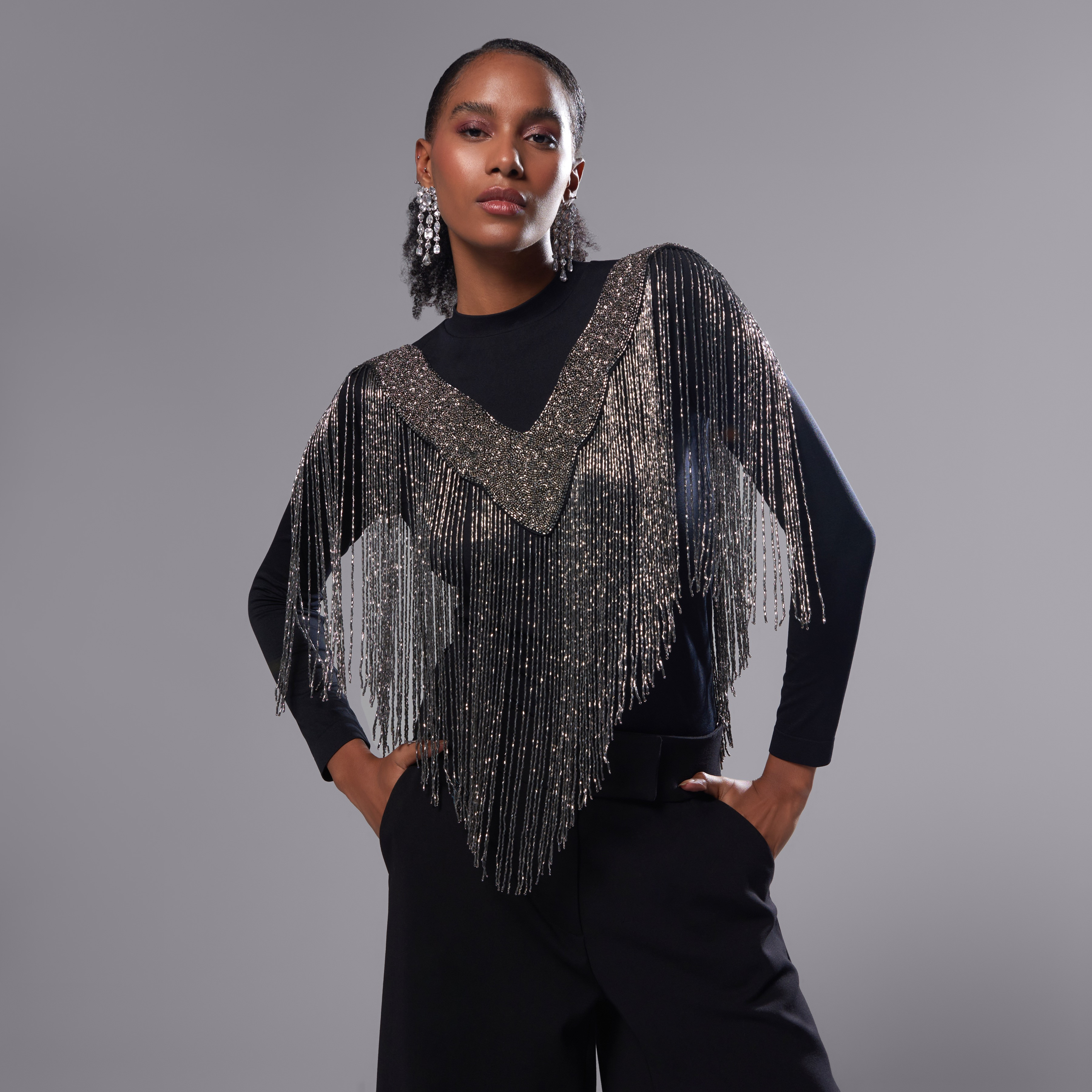 كاب أكتاف مزيّن بالخرز بشراشيب وياقة v-women-clothing-shirtsandblouses-blouses-image-1