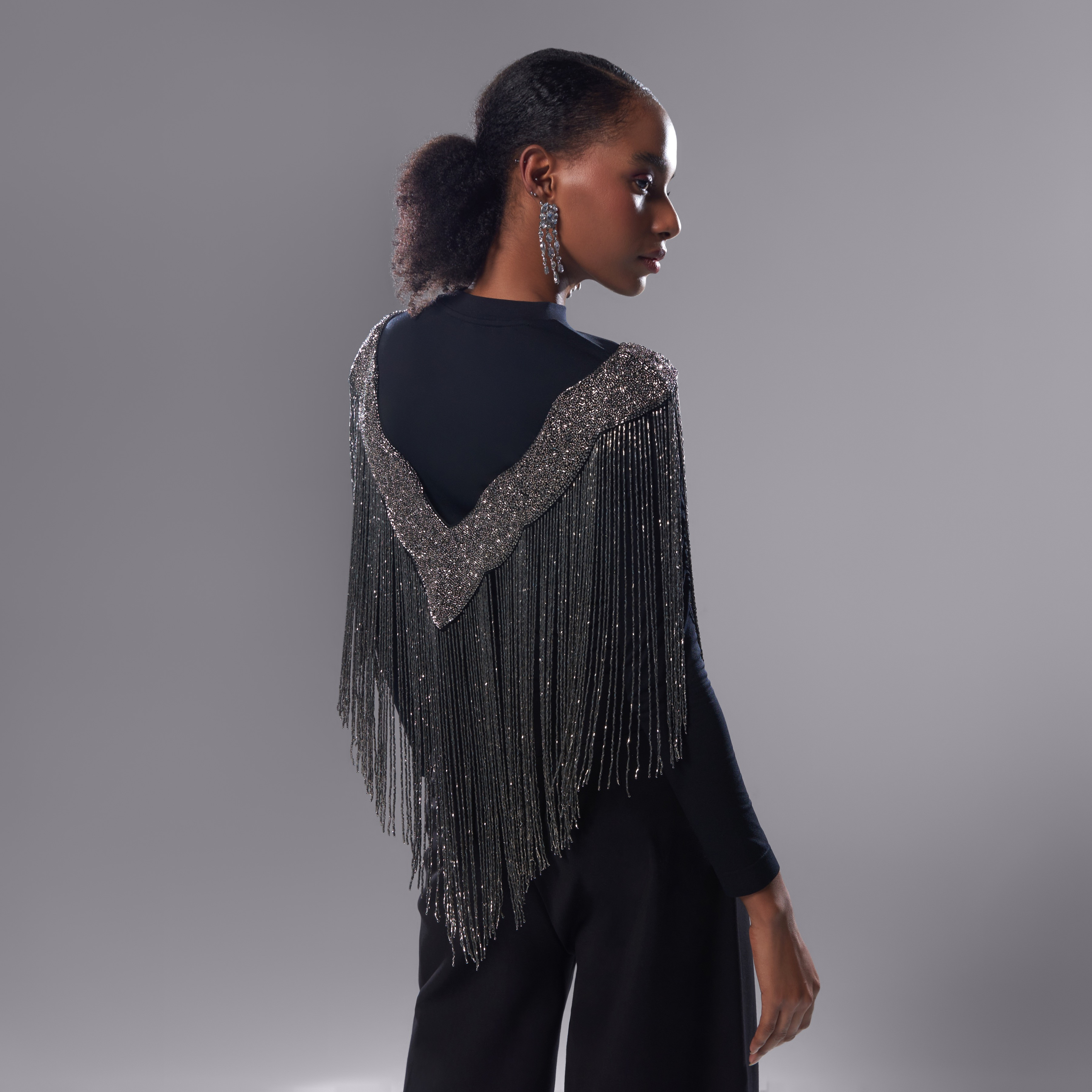 كاب أكتاف مزيّن بالخرز بشراشيب وياقة v-women-clothing-shirtsandblouses-blouses-image-3