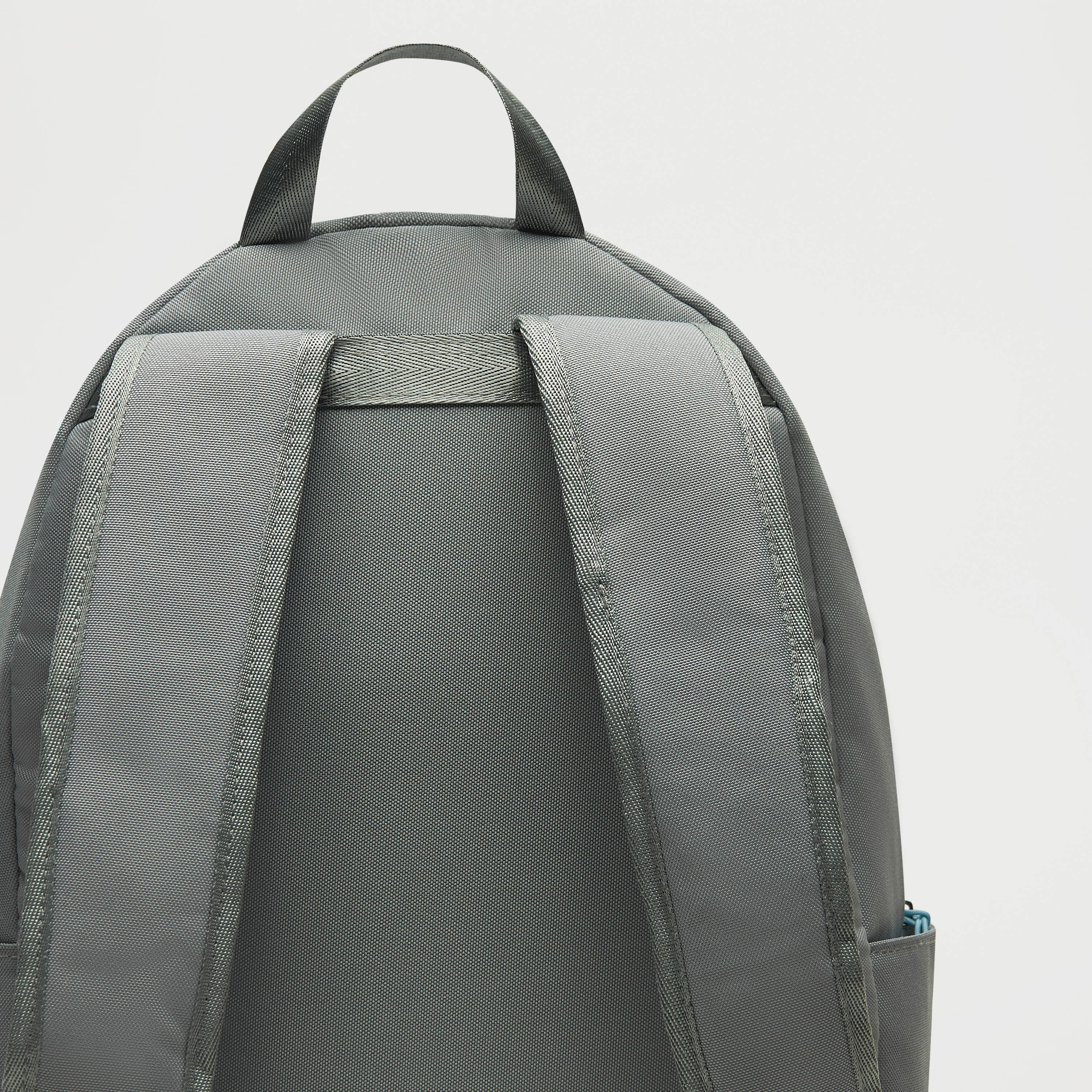شنطة ظهر بحمالات قابلة للتعديل وسحّاب إغلاق وطبعات شعار من ستارتر-women-bagsandwallets-backpacks-image-12