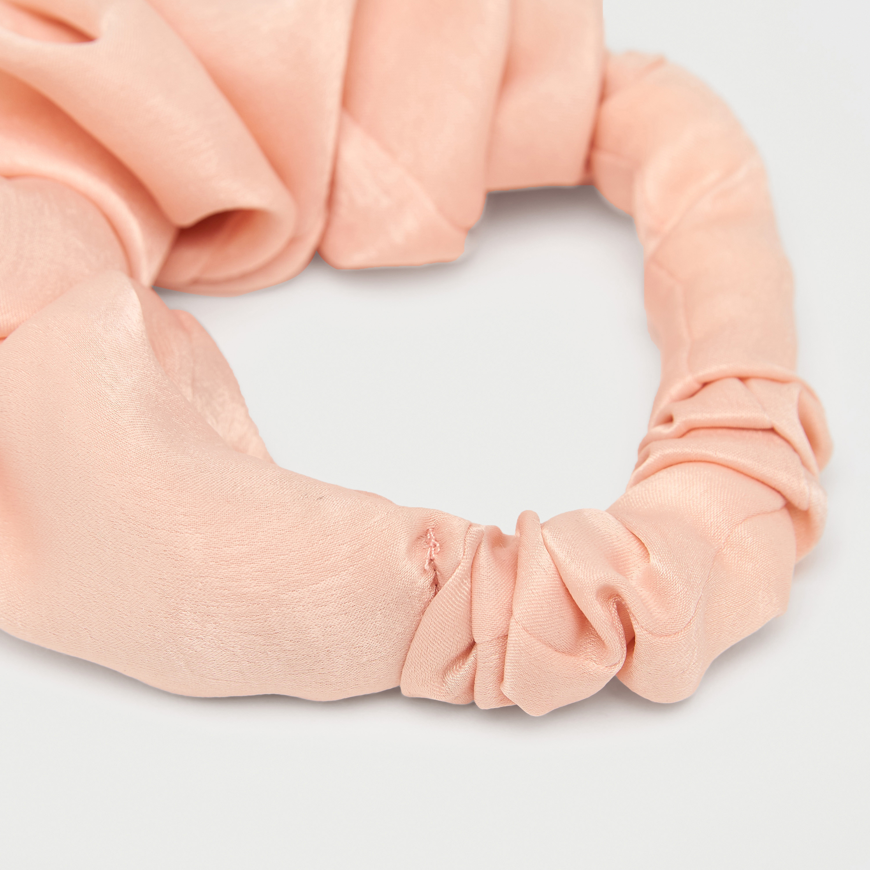 Gloo Solid Heatless Curl Scrunchie-women-hairaccessories-scrunchies-image-4