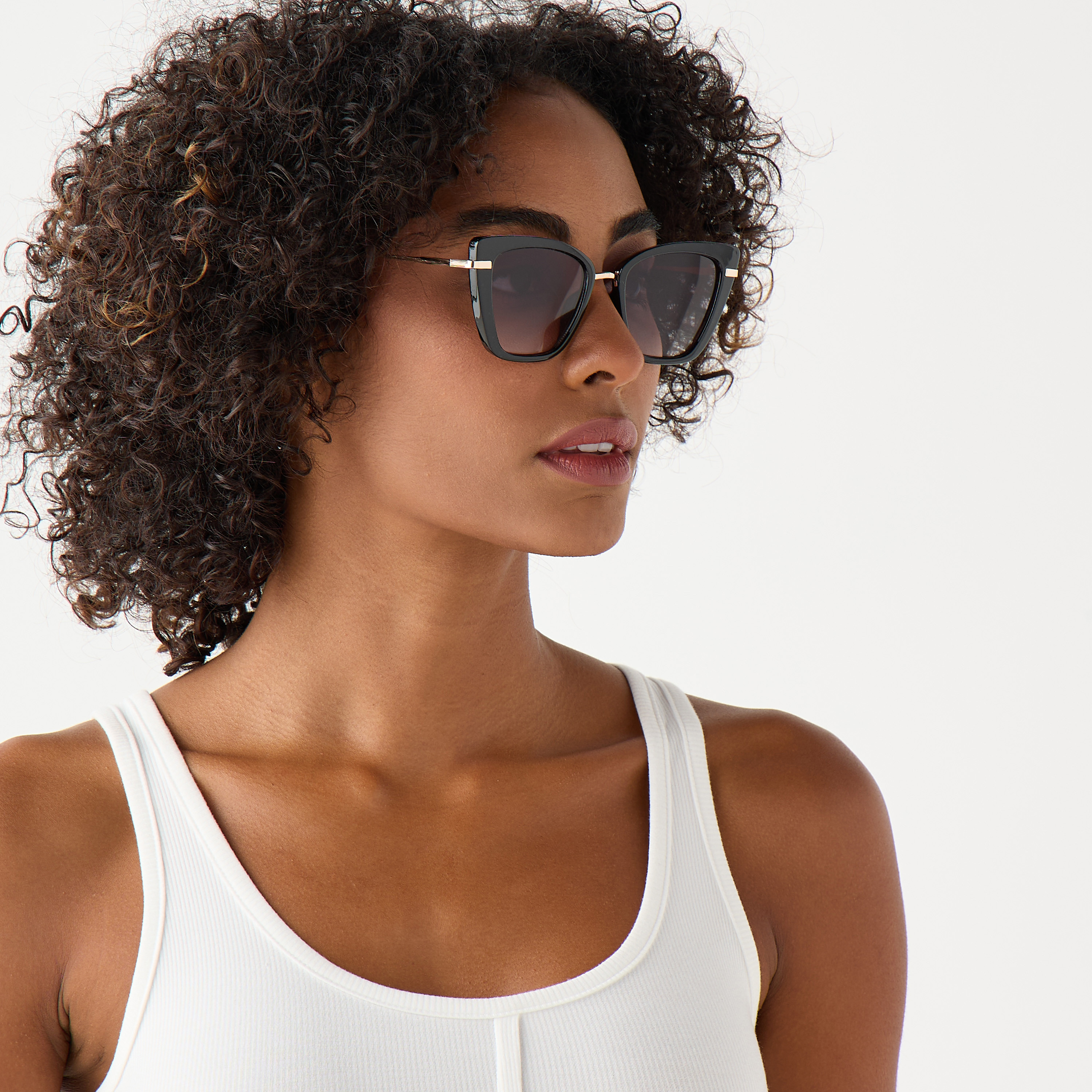 نظّارة شمسية بعدسات ملونة وإطار كامل-women-sunglasses-image-2