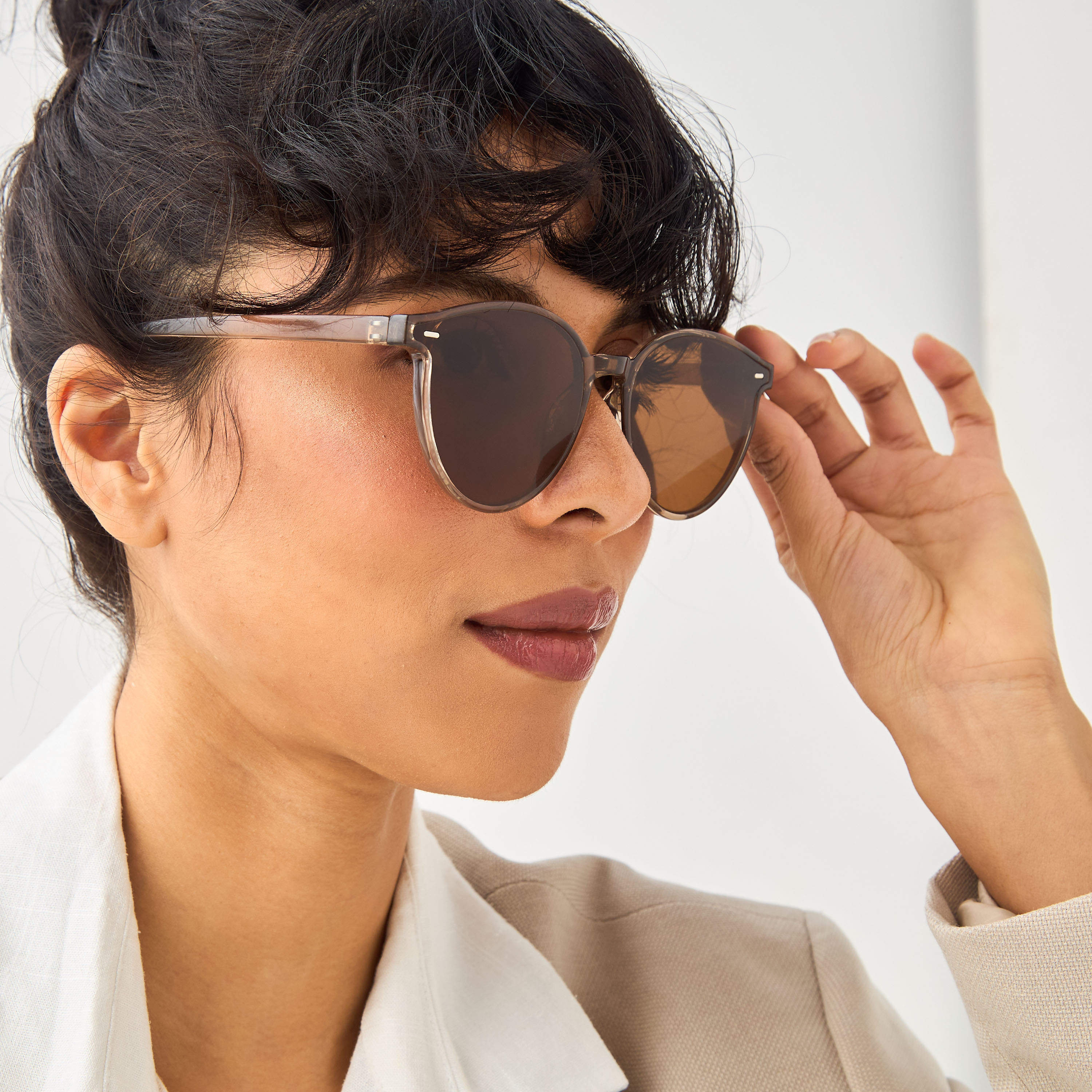 نظارة شمسية بإطار كامل وعدسات ملونة-women-sunglasses-image-2