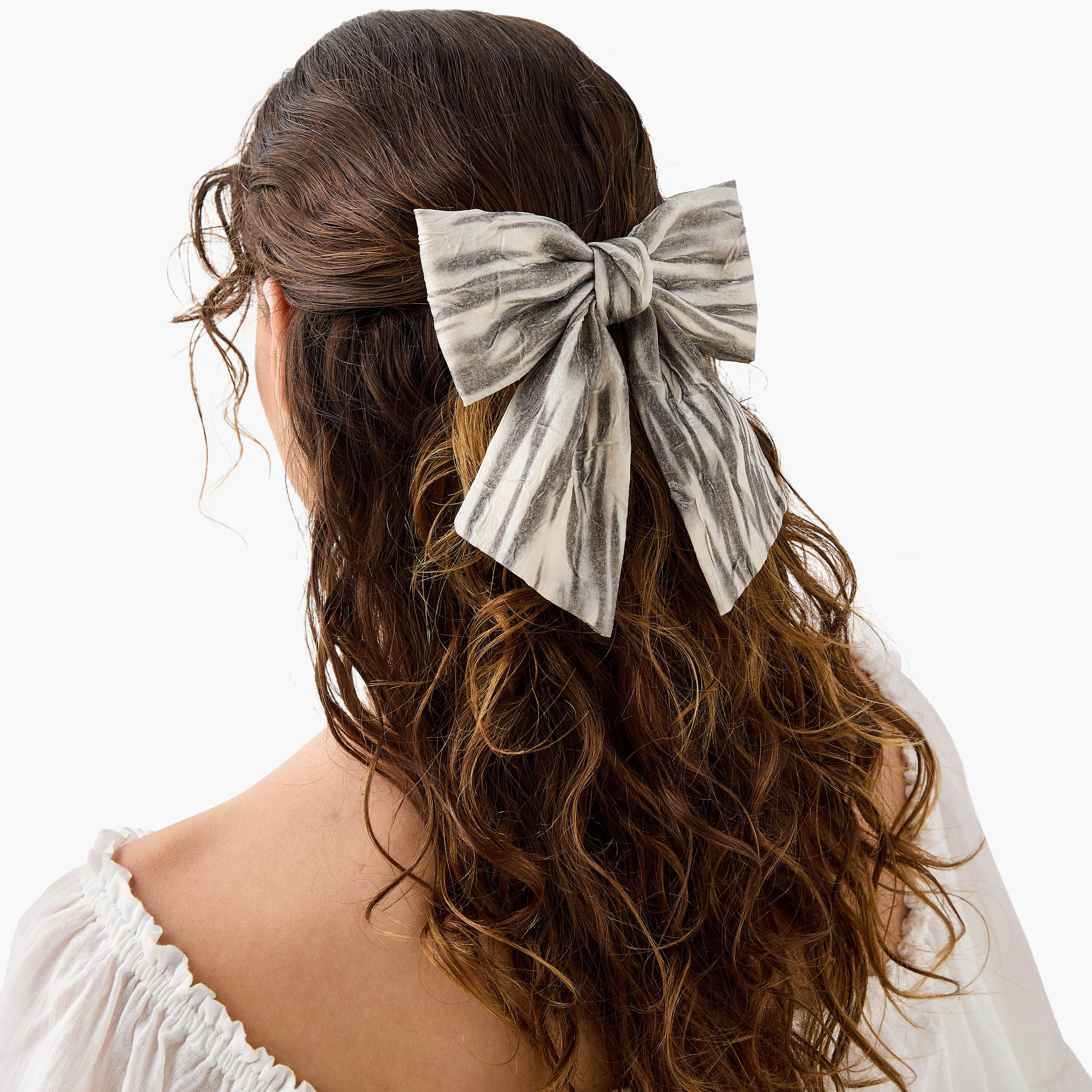 مشبك شعر باريت بارز الملمس مقلّم بتصميم فيونكة-women-hairaccessories-image-2