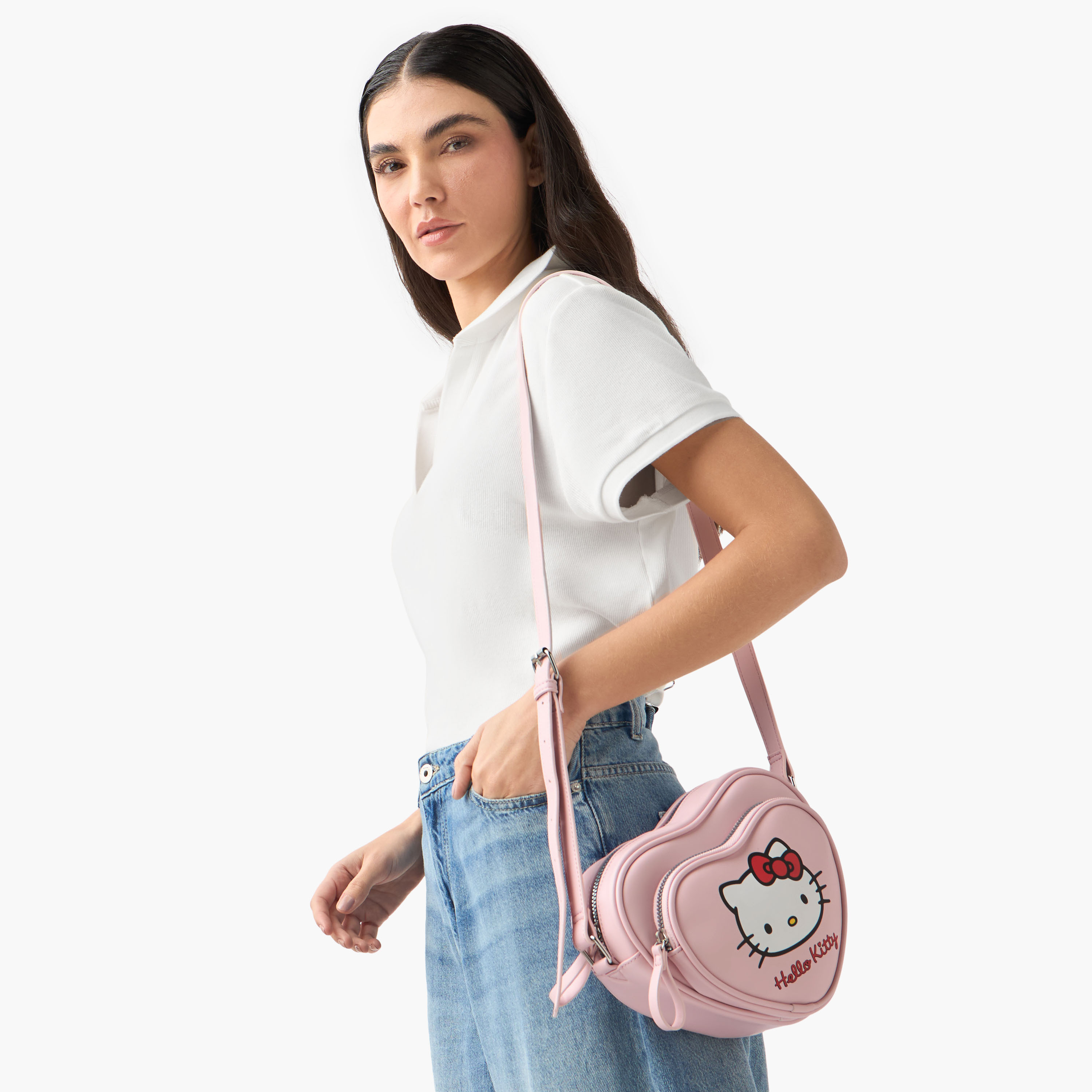 شنطة كروس بودي بتصميم قلب وحزام قابل للتعديل وطبعات هيلو كيتي-women-bagsandwallets-handbags-image-2