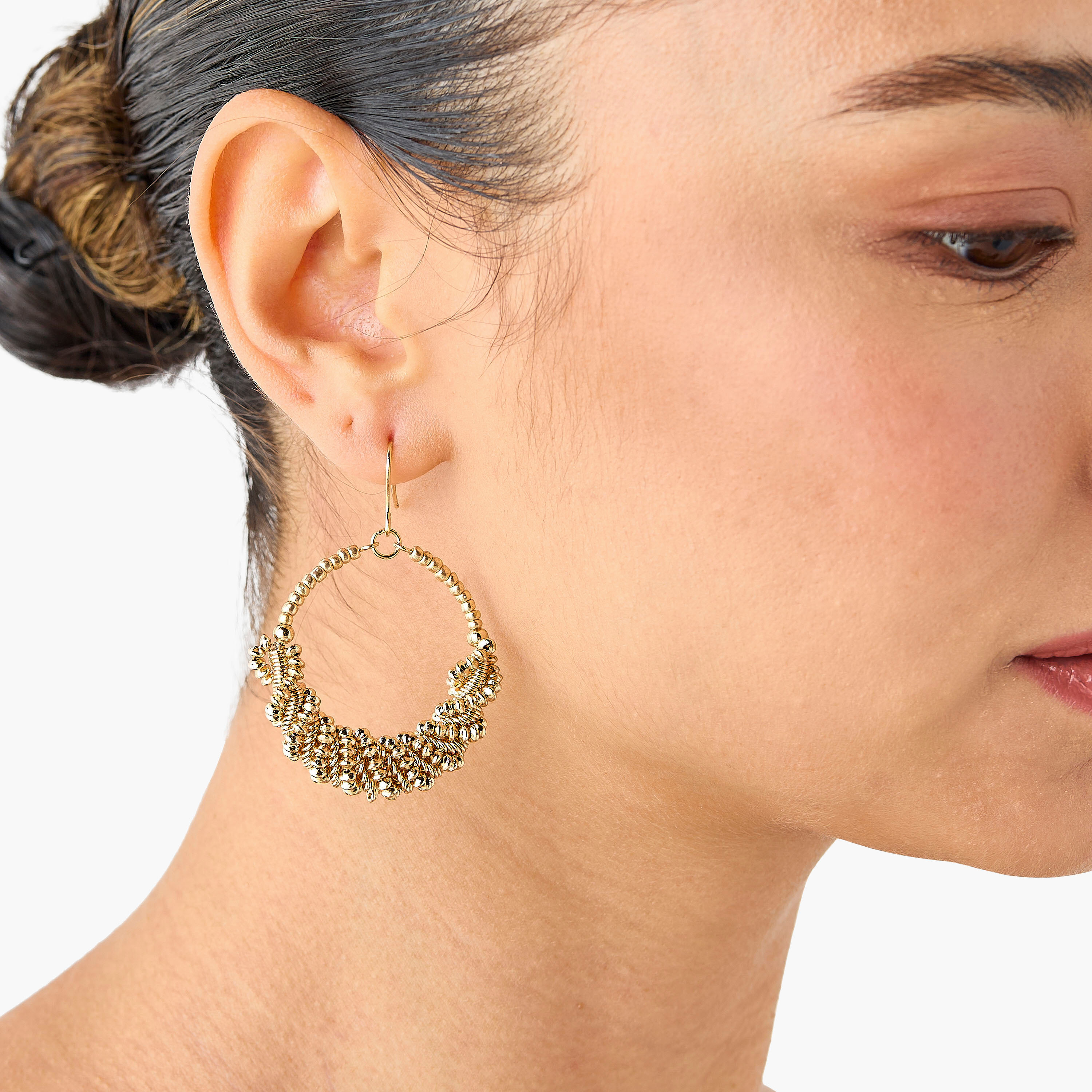 حلقان متدلية مزينة بالخرز مع مكبس إغلاق خلفي-women-watchesandjewellery-jewellery-earrings-image-2