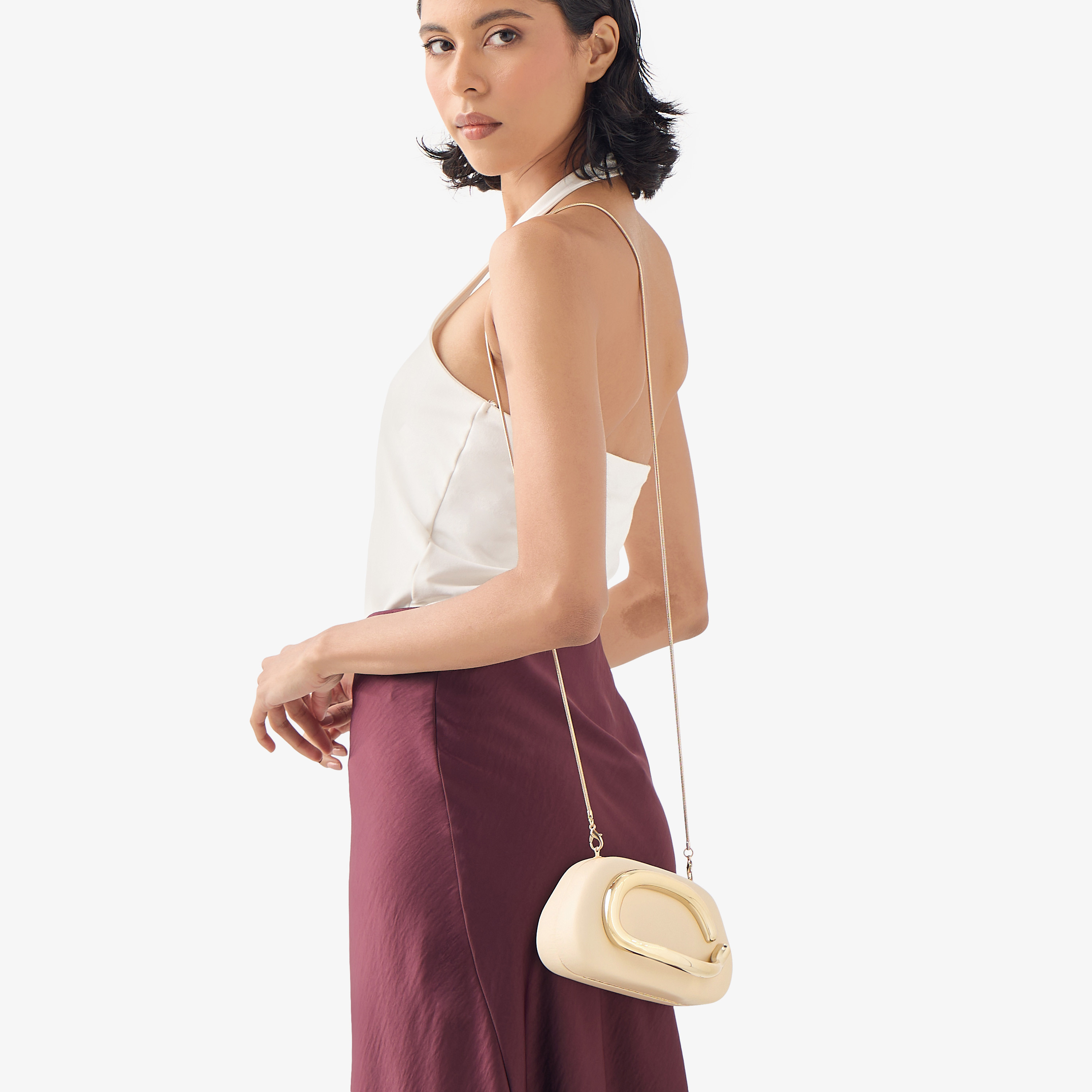 شنطة كلاتش بحلية معدنية وحزام سلسلة-women-bagsandwallets-handbags-image-9