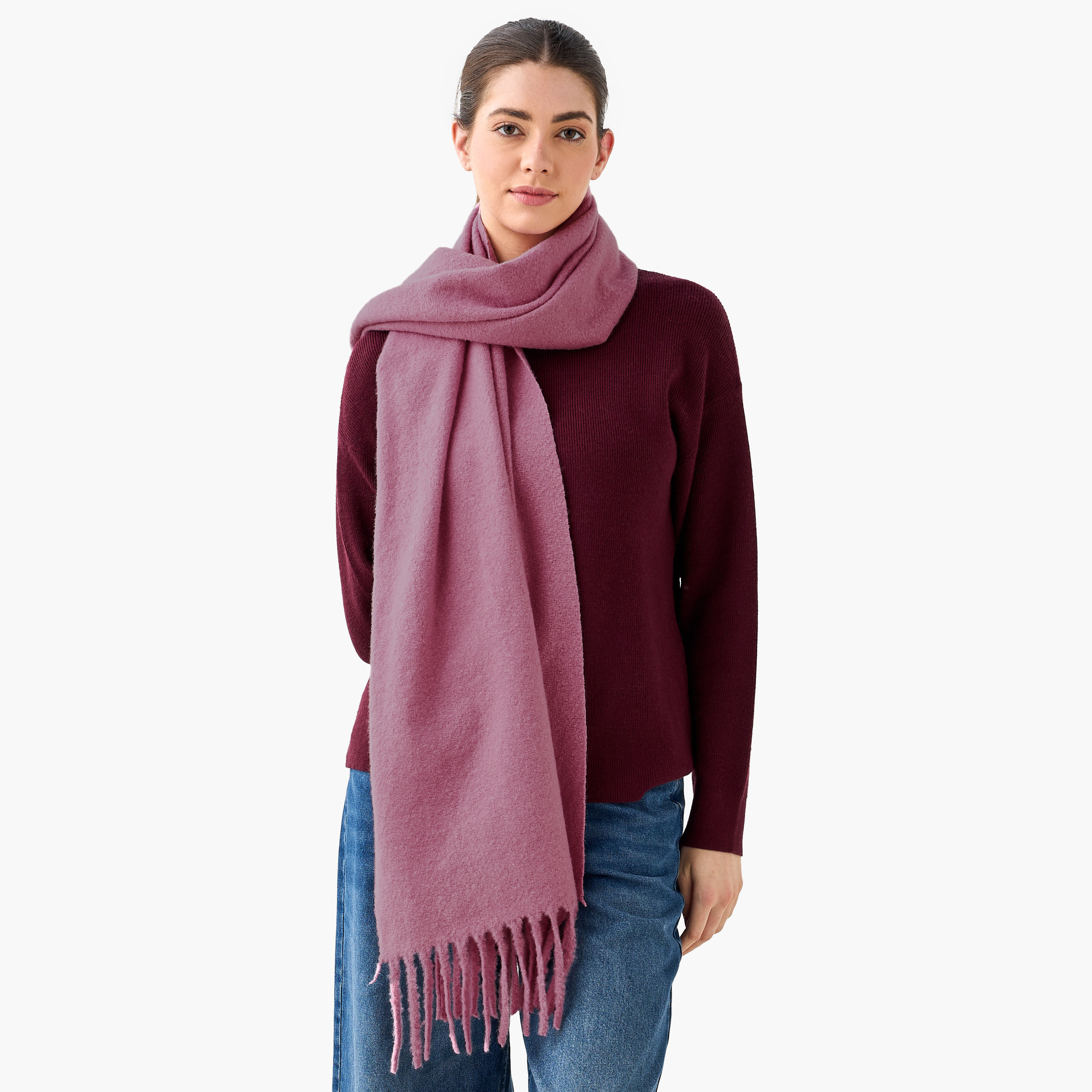 وشاح بوليستر وردي بشراشيب-women-winterwear-scarves-image-2
