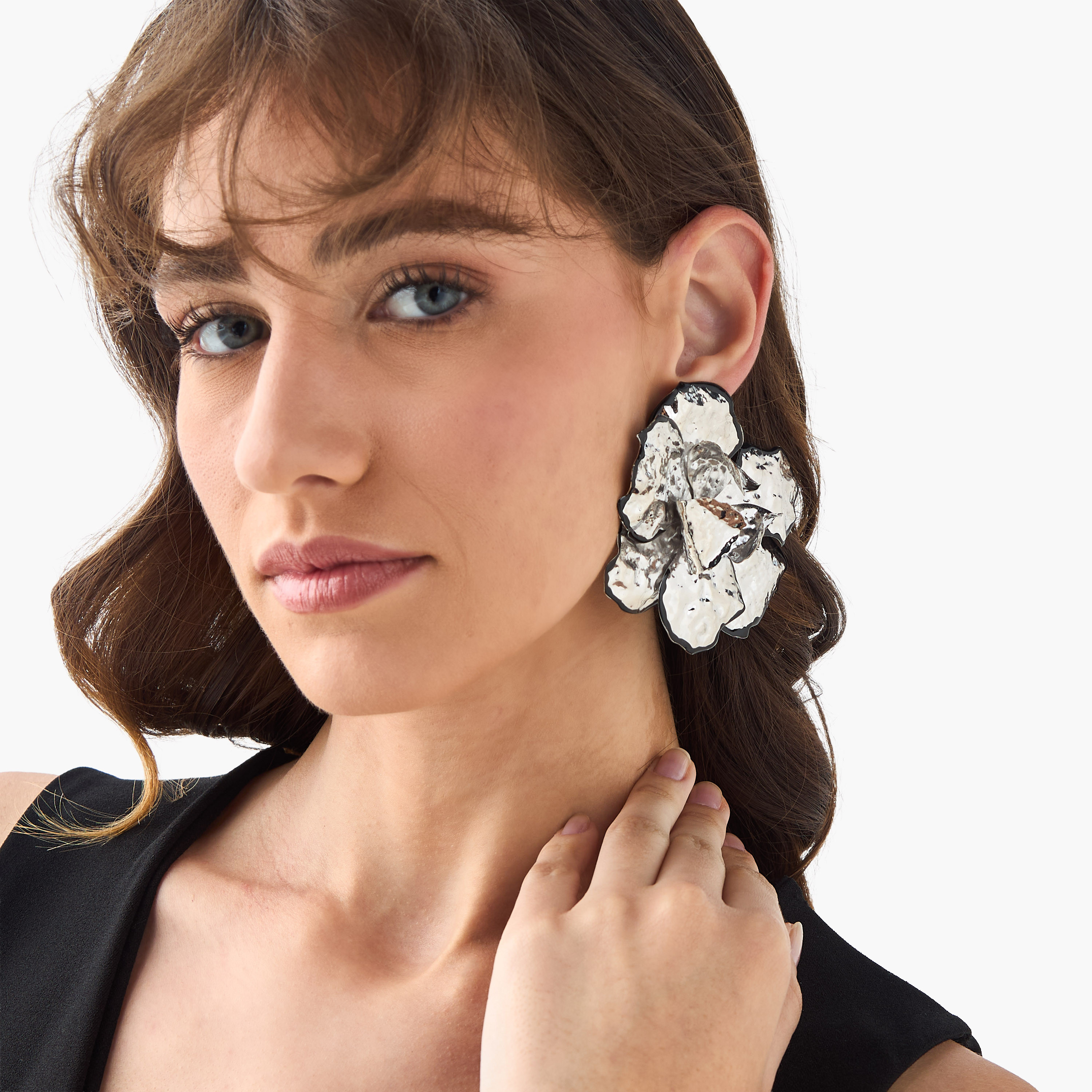 Metallic Floral Stud Earrings with Pushback Closure-women-watchesandjewellery-jewellery-earrings-image-2