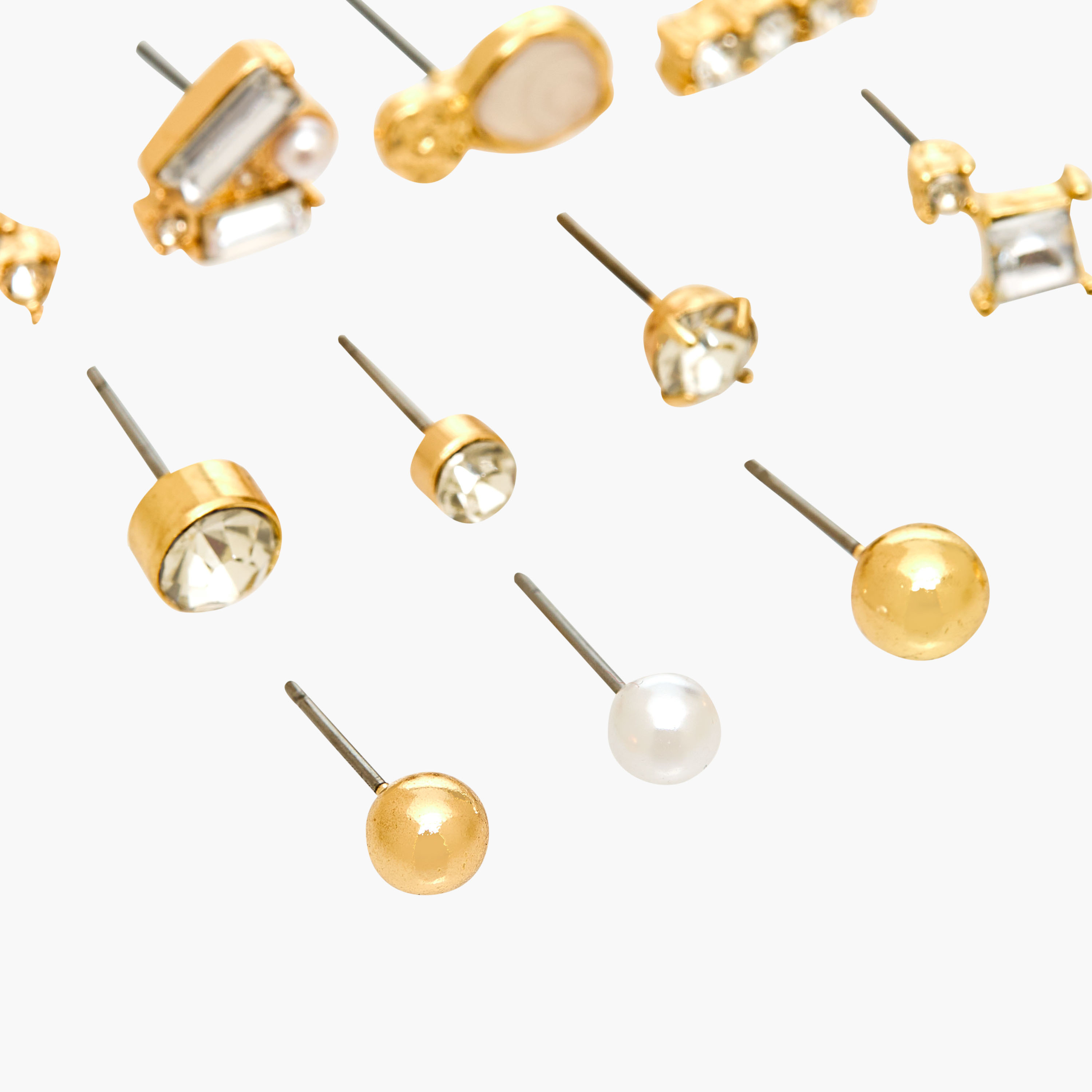 حلق بلون ذهبي وبمكبس إغلاق - طقم من 12 زوج-women-watchesandjewellery-jewellery-earrings-image-4