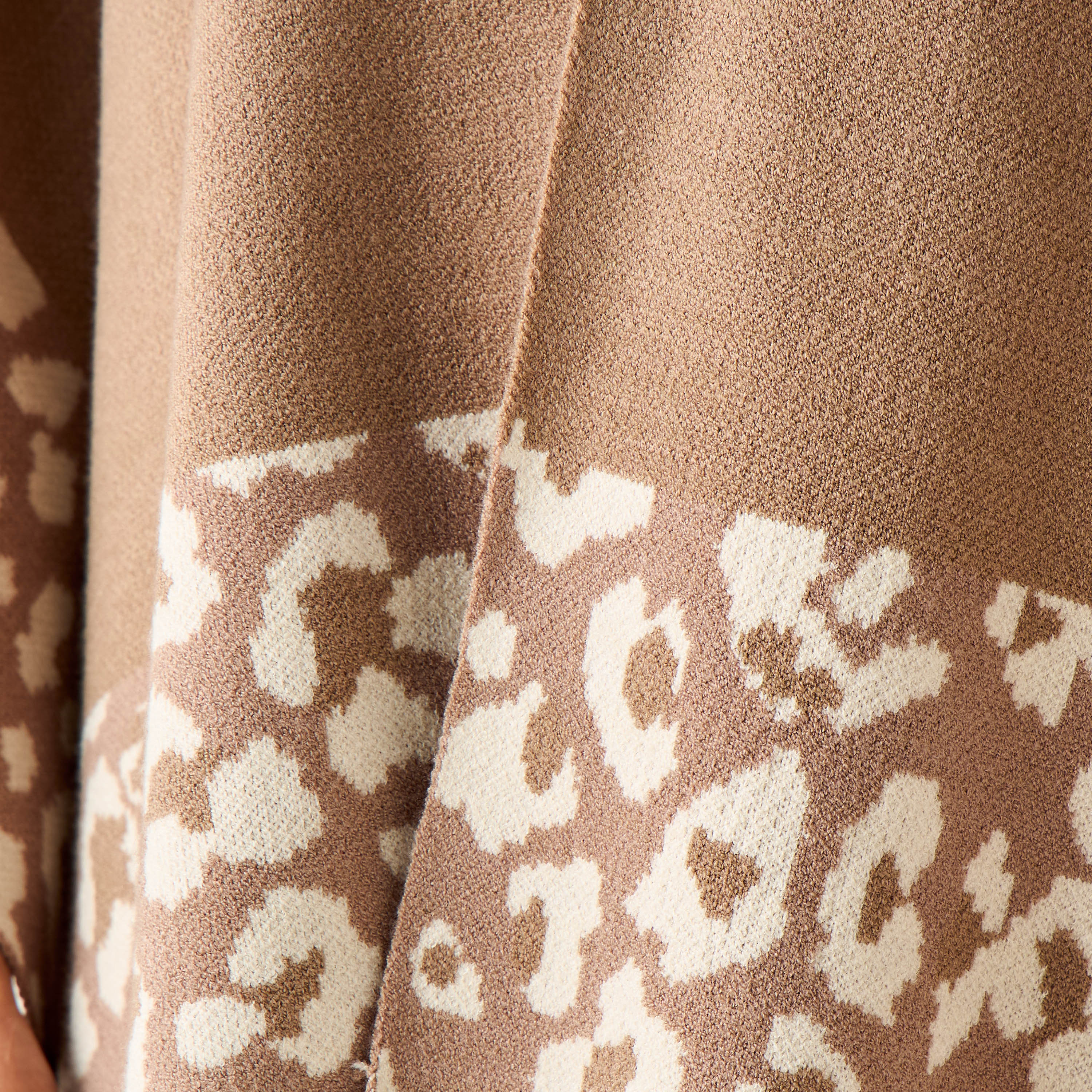 Cape Animal Print Beige-women-winterwear-scarves-image-3