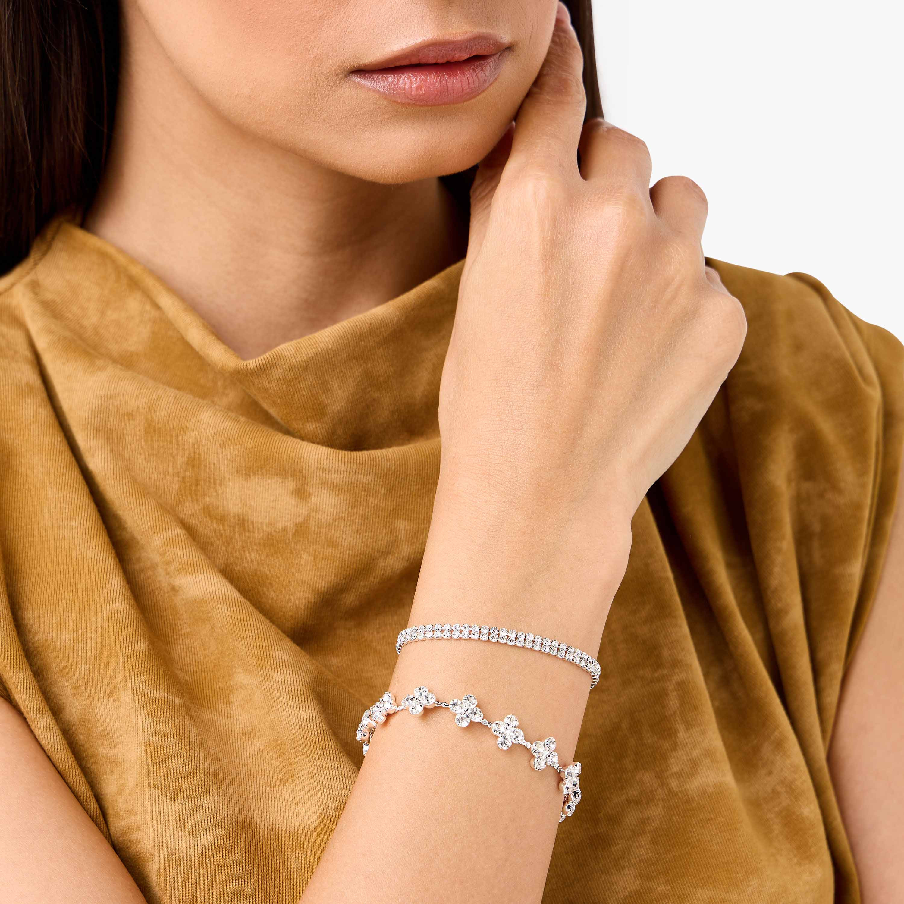 أساور فضية مزينة - طقم من قطعتين-women-watchesandjewellery-jewellery-banglesandbracelets-image-2