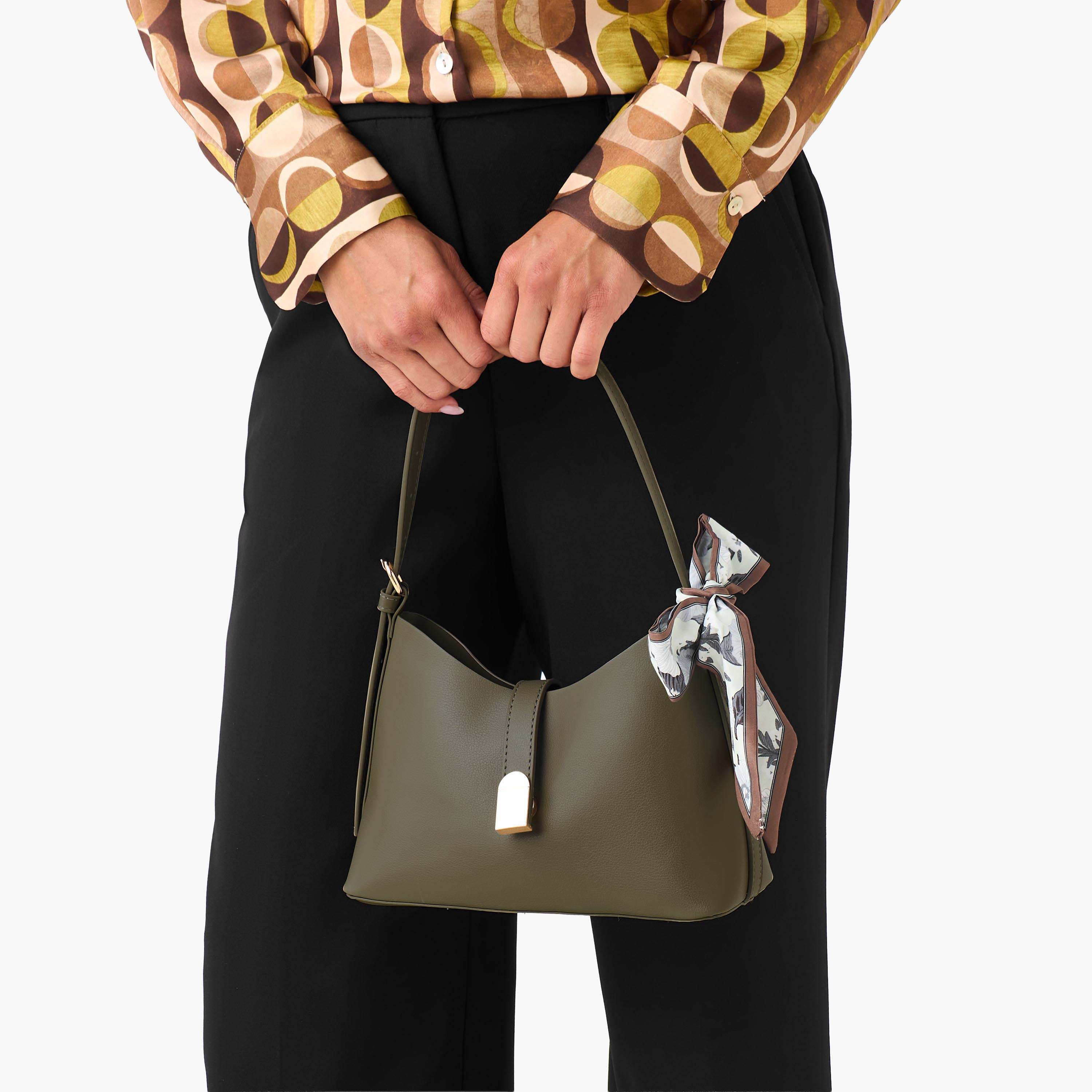 شنطة كتف بمقبض قابل للتعديل وتفاصيل وشاح وطبعات-women-bagsandwallets-handbags-image-2