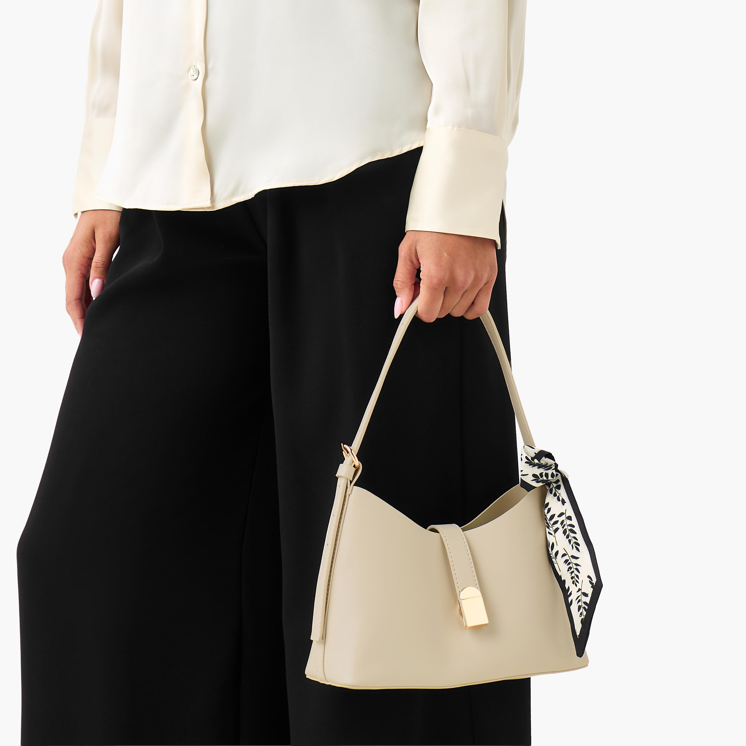 شنطة كتف بمقبض قابل للتعديل وتفاصيل وشاح وطبعات-women-bagsandwallets-handbags-image-2