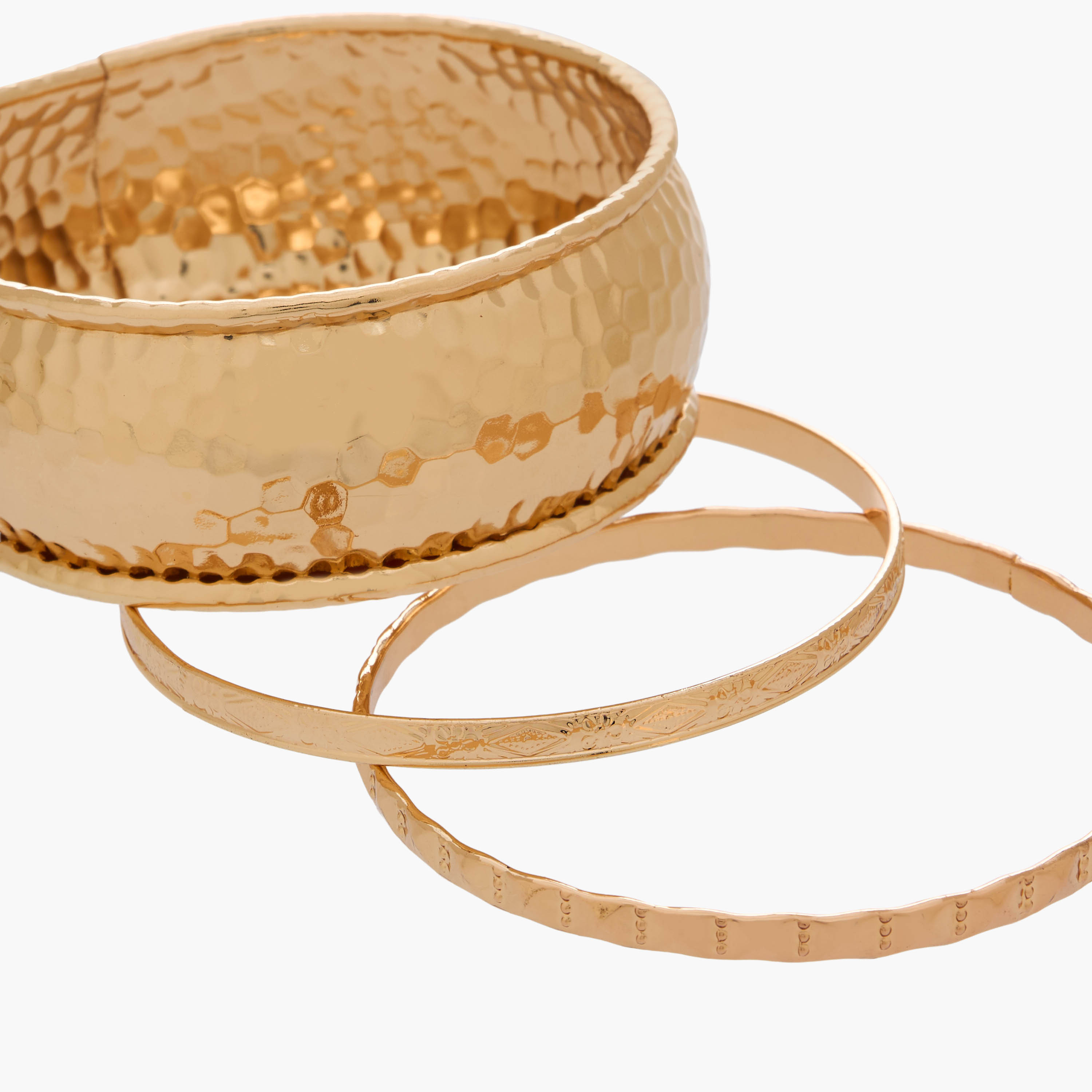 أساور ذهبية بارزة الملمس - طقم من 3 قطع-women-watchesandjewellery-jewellery-banglesandbracelets-image-9