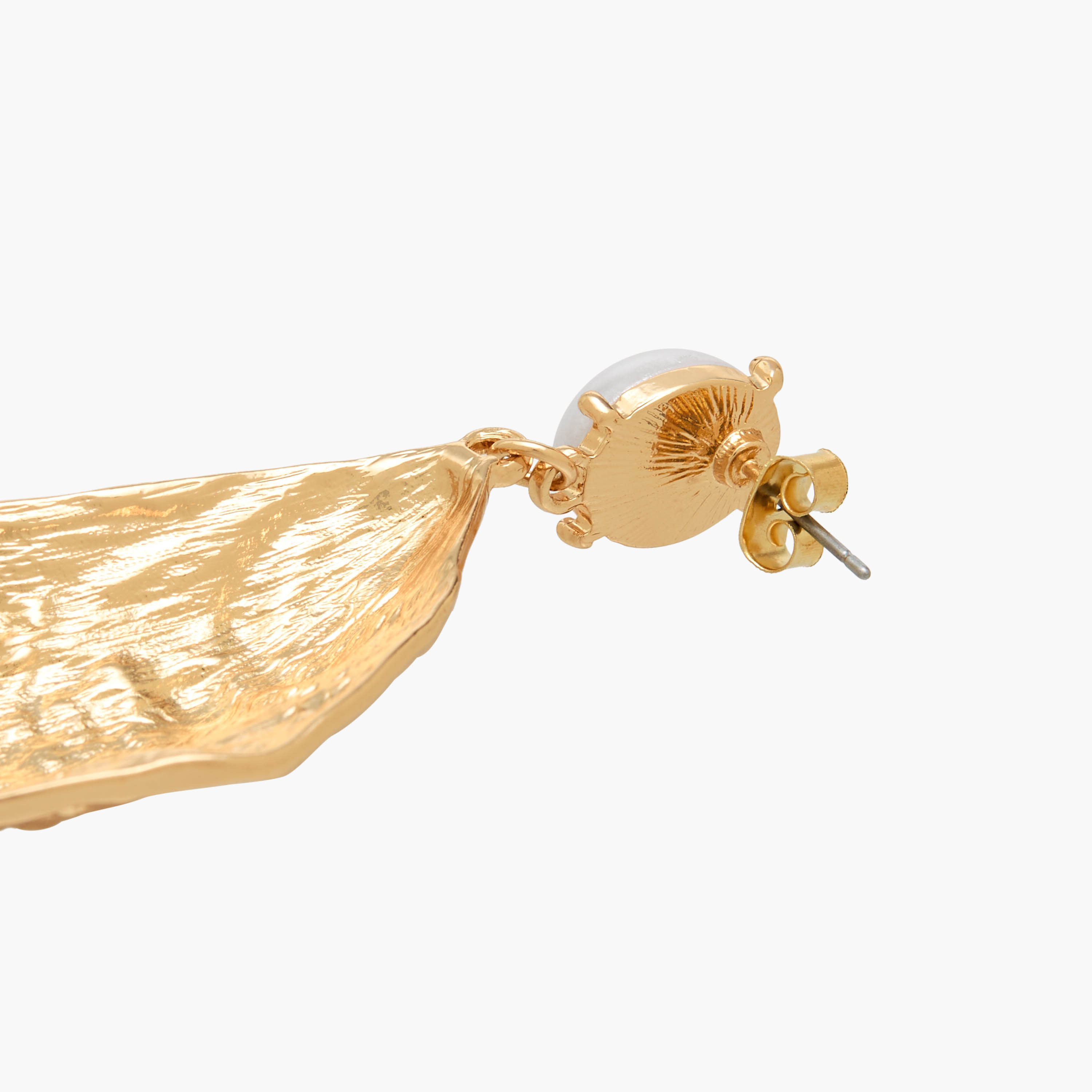 حلق متدلي بلون ذهبي ومكبس إغلاق خلفي-women-watchesandjewellery-jewellery-earrings-image-5