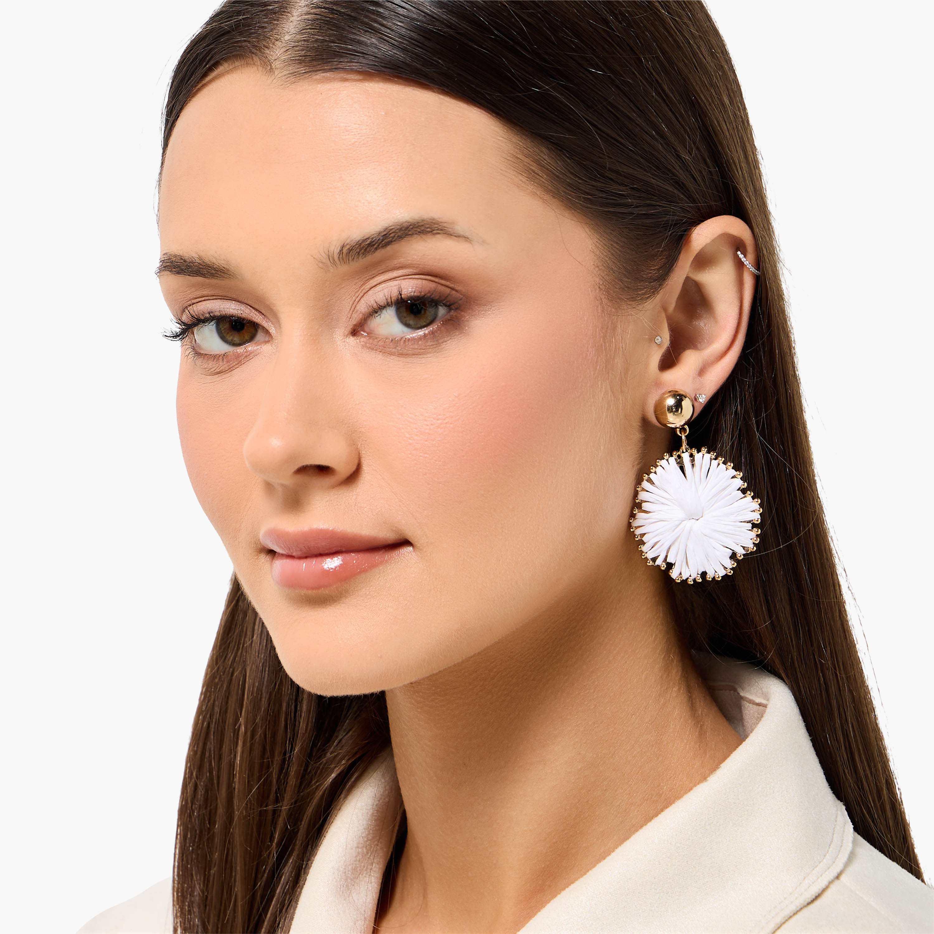 حلقان متدلية من الرافيا بلون ذهبي مع إغلاق خلفي بمكبس-women-watchesandjewellery-jewellery-earrings-image-2