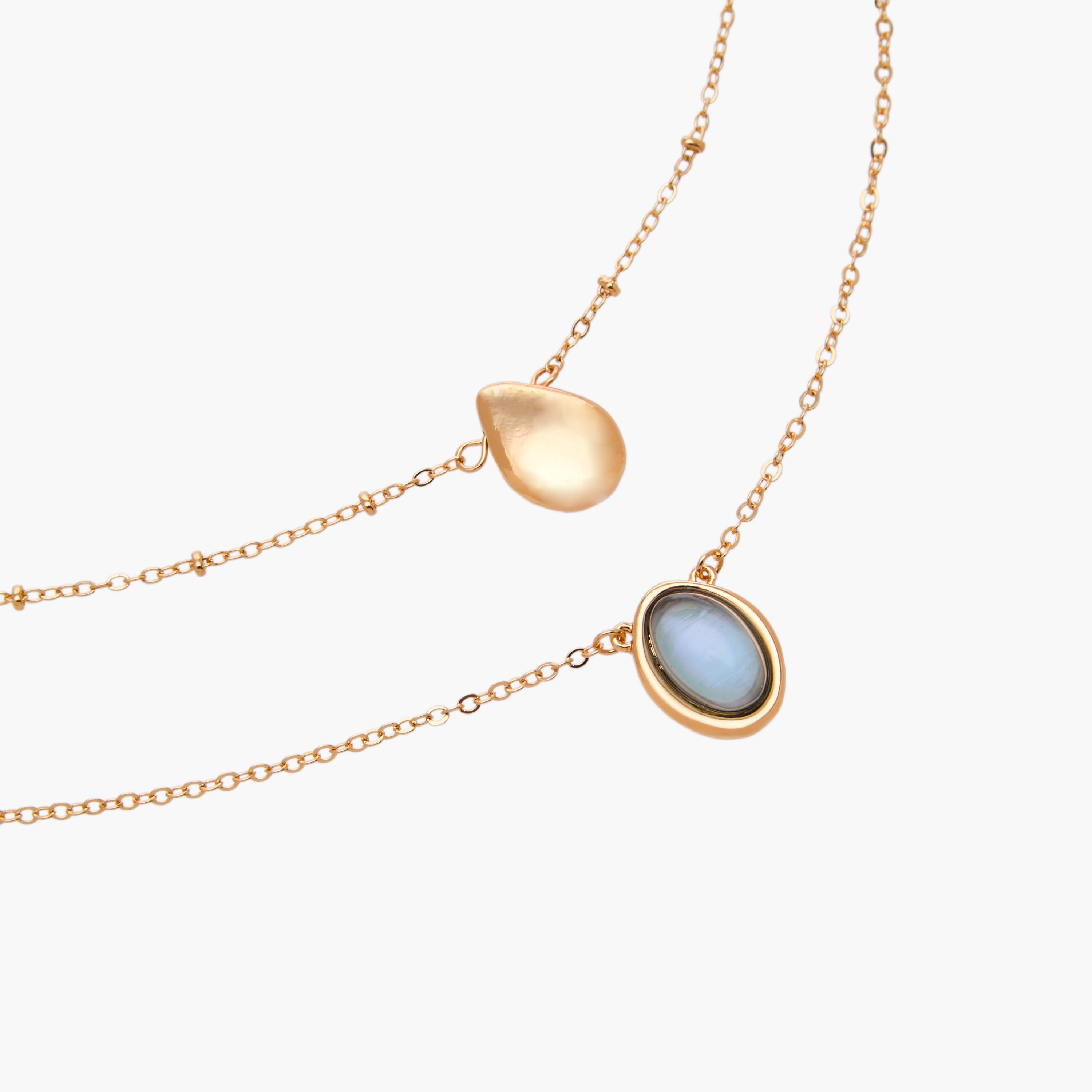 عقد متعدد الطبقات بلون ذهبي ودلايّة-women-watchesandjewellery-jewellery-necklacesandpendants-image-5