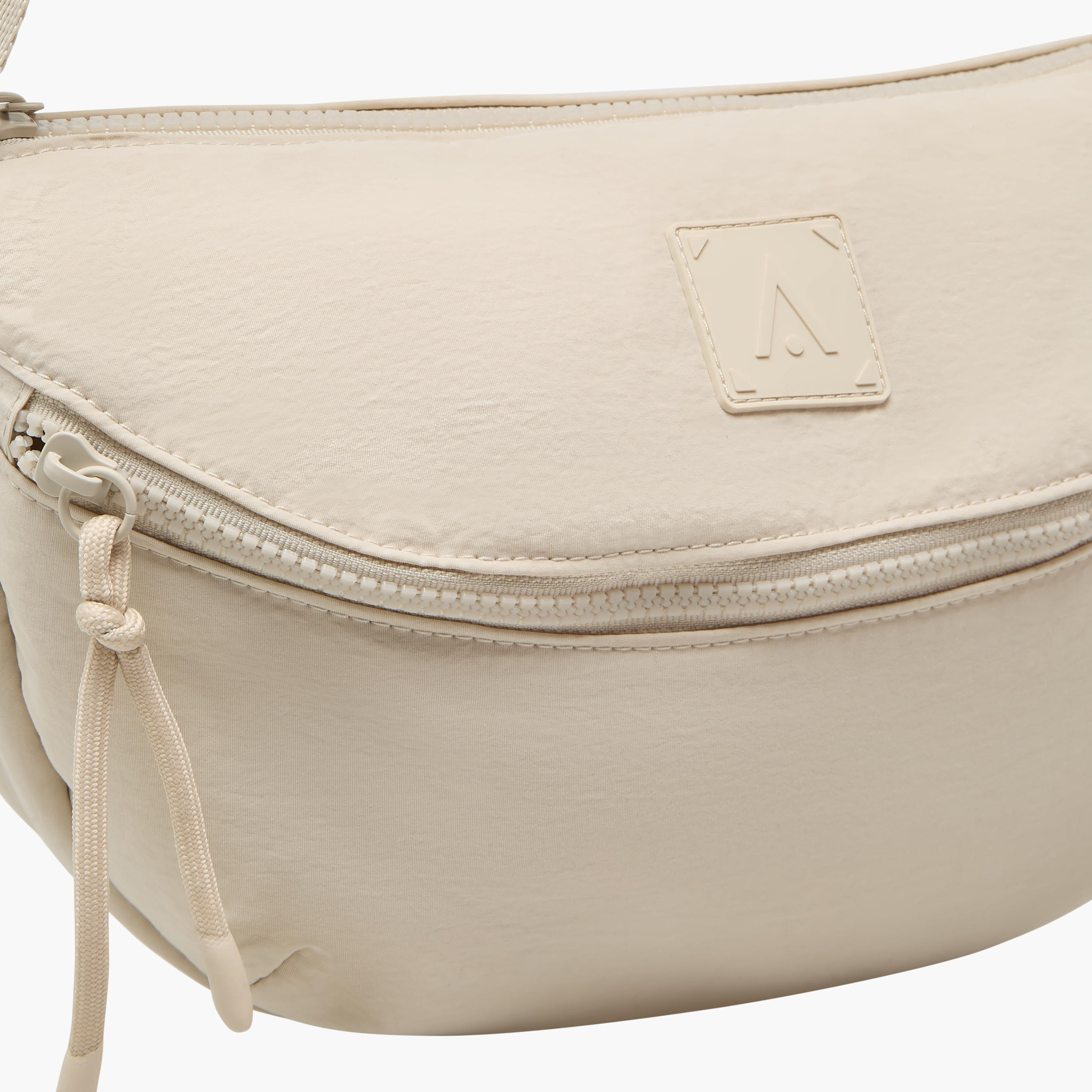 شنطة كروس بودي بارزة الملمس بسحاب إغلاق-women-bagsandwallets-handbags-image-4