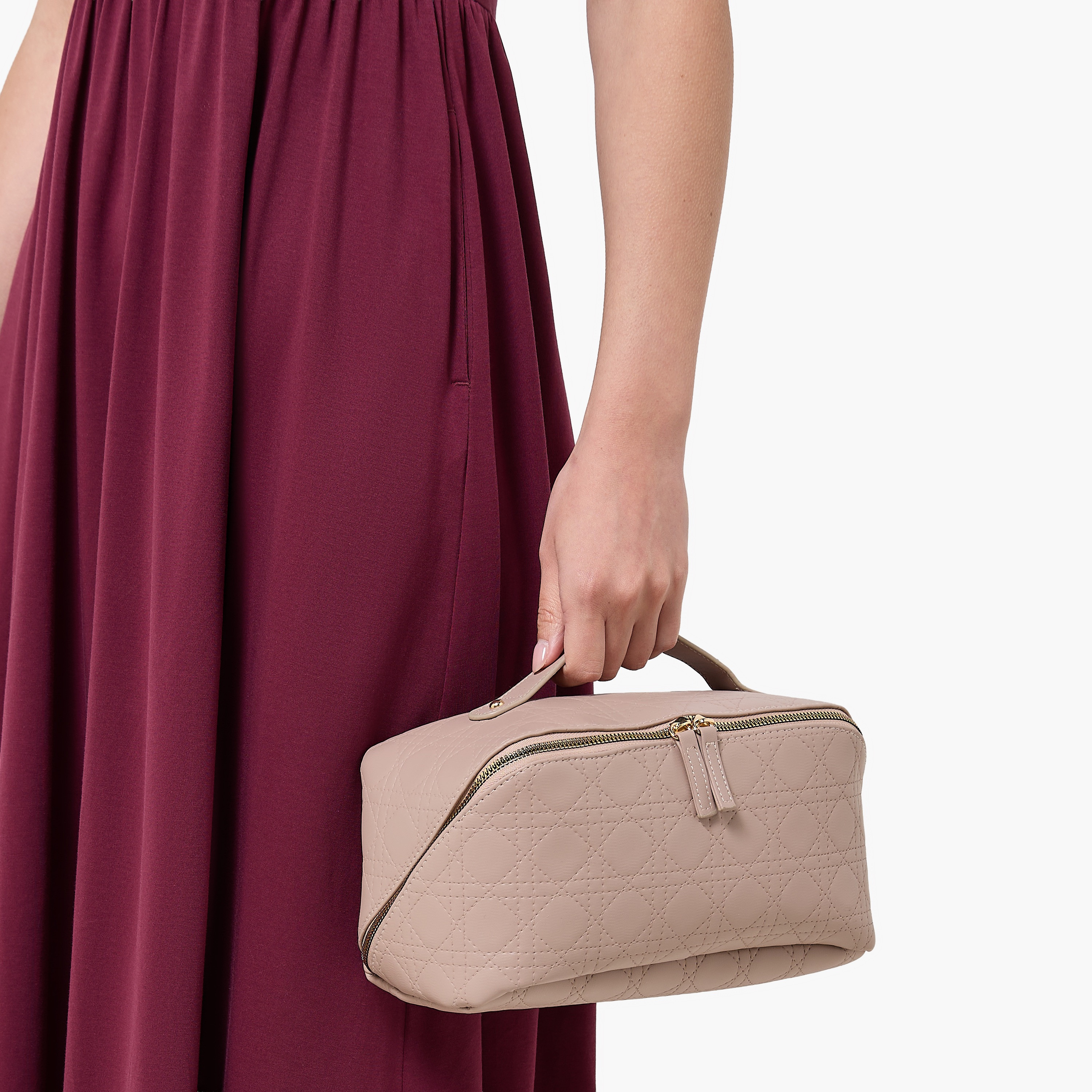 شنطة مكياج مبطنة بسحاب مائل-women-bagsandwallets-handbags-image-2