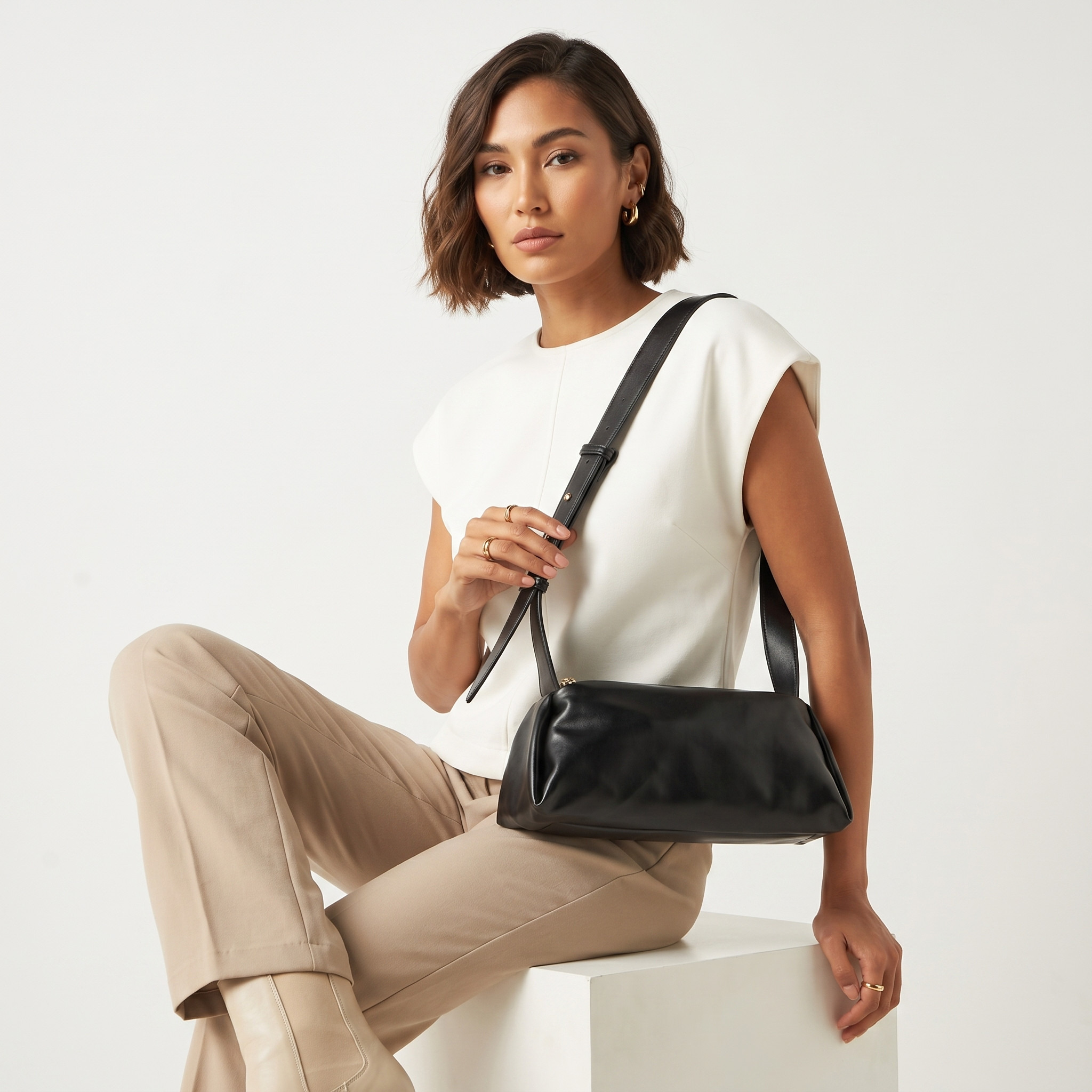 شنطة كروس بودي بكسرات وحزام قابل للتعديل-women-bagsandwallets-handbags-image-2