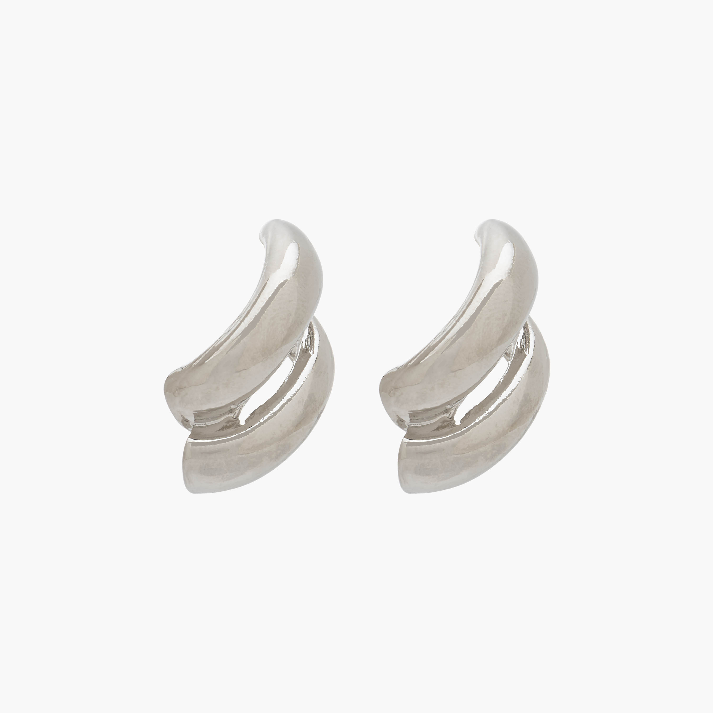 أقراط لون فضي منحنية بمكبس إغلاق خلفي-women-watchesandjewellery-jewellery-earrings-image-2