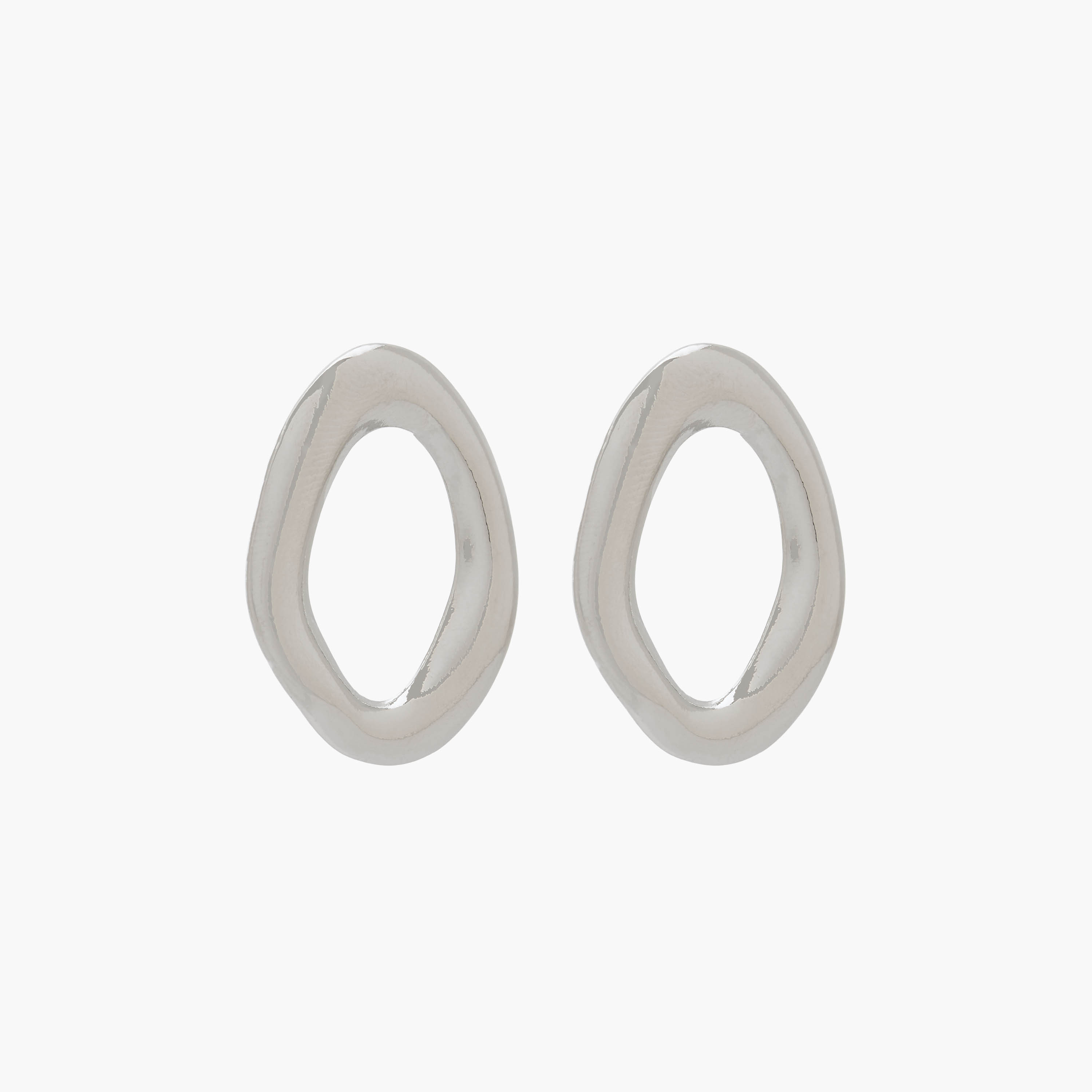 أقراط لون فضي بمكبس إغلاق خلفي-women-watchesandjewellery-jewellery-earrings-image-2