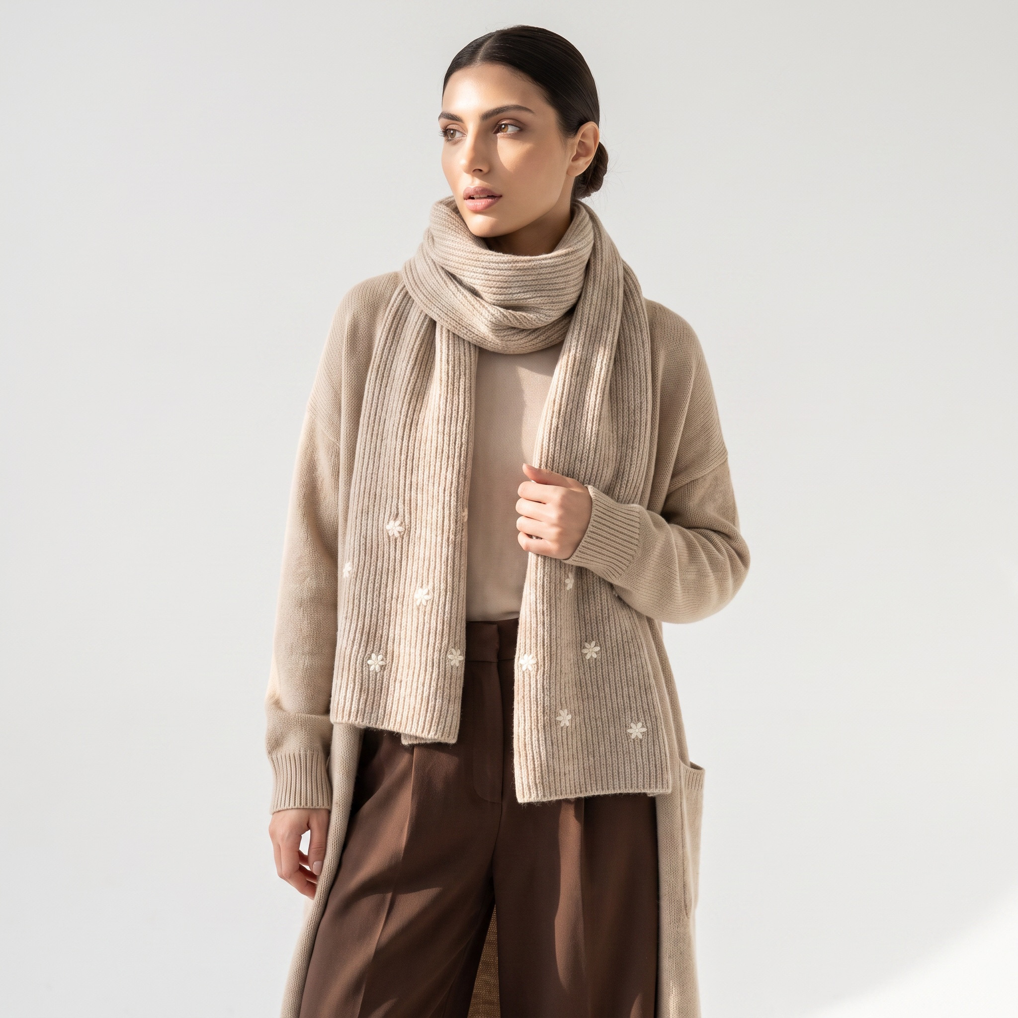 وشاح بتطريزات زهرية-women-winterwear-scarves-image-2