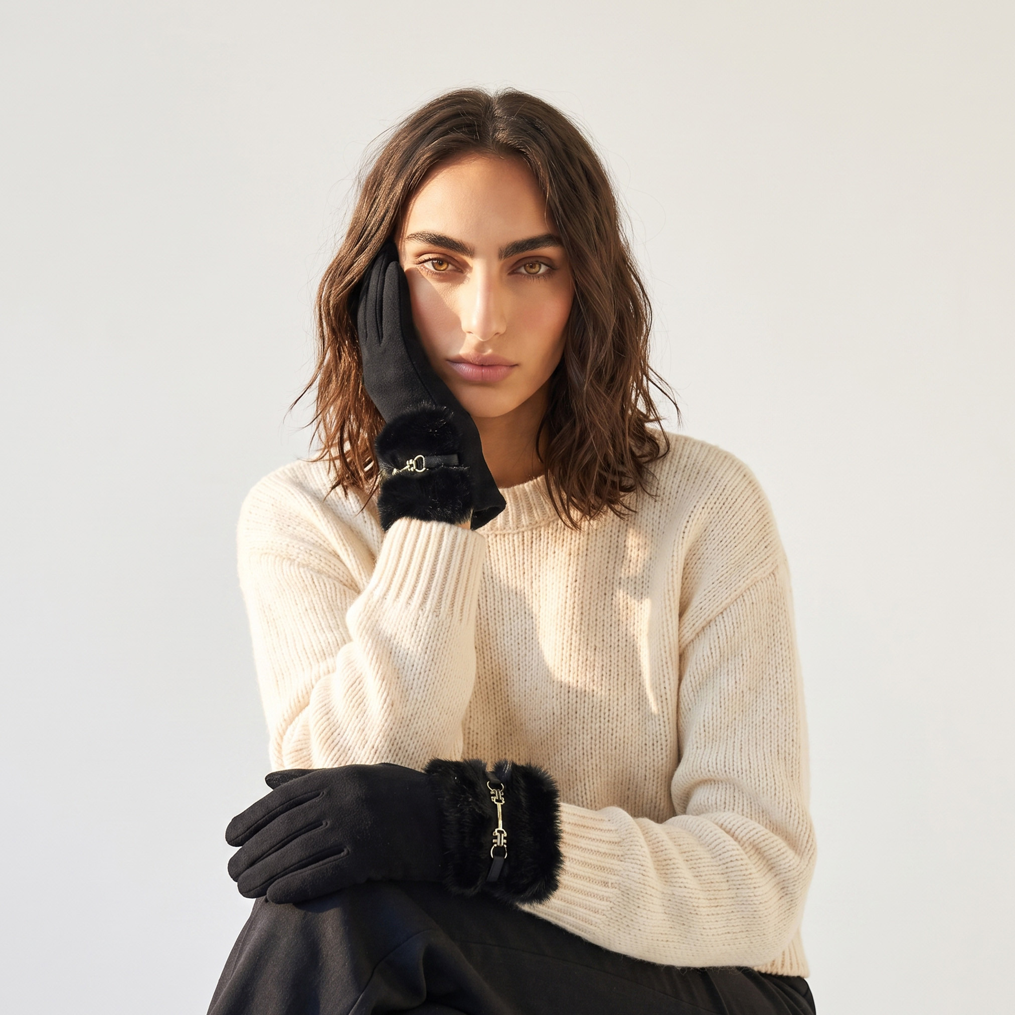 قفاز بحافة فرو-women-winterwear-gloves-image-2