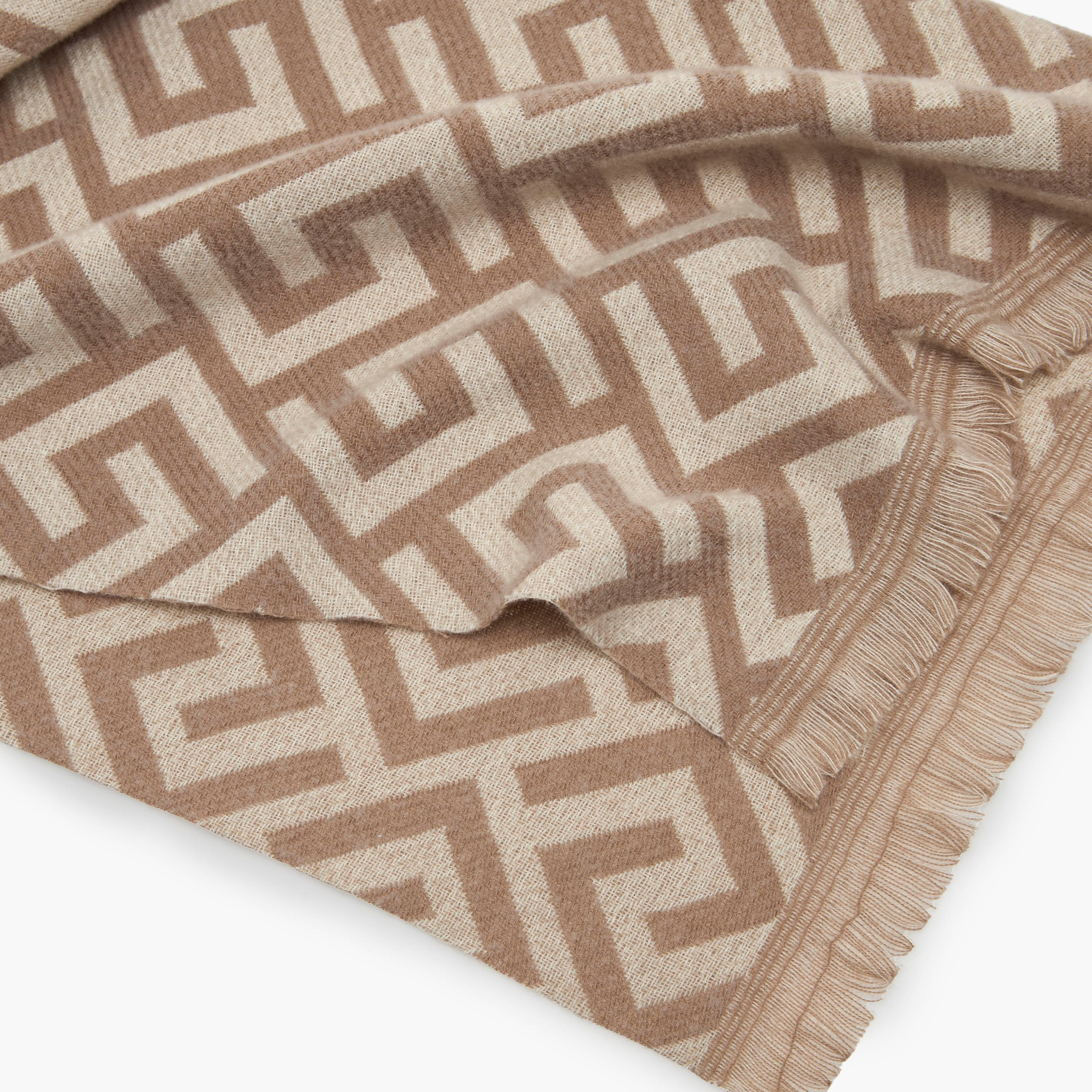 وشاح بنقشة المونوغرام-women-clothingaccessories-scarves-image-5